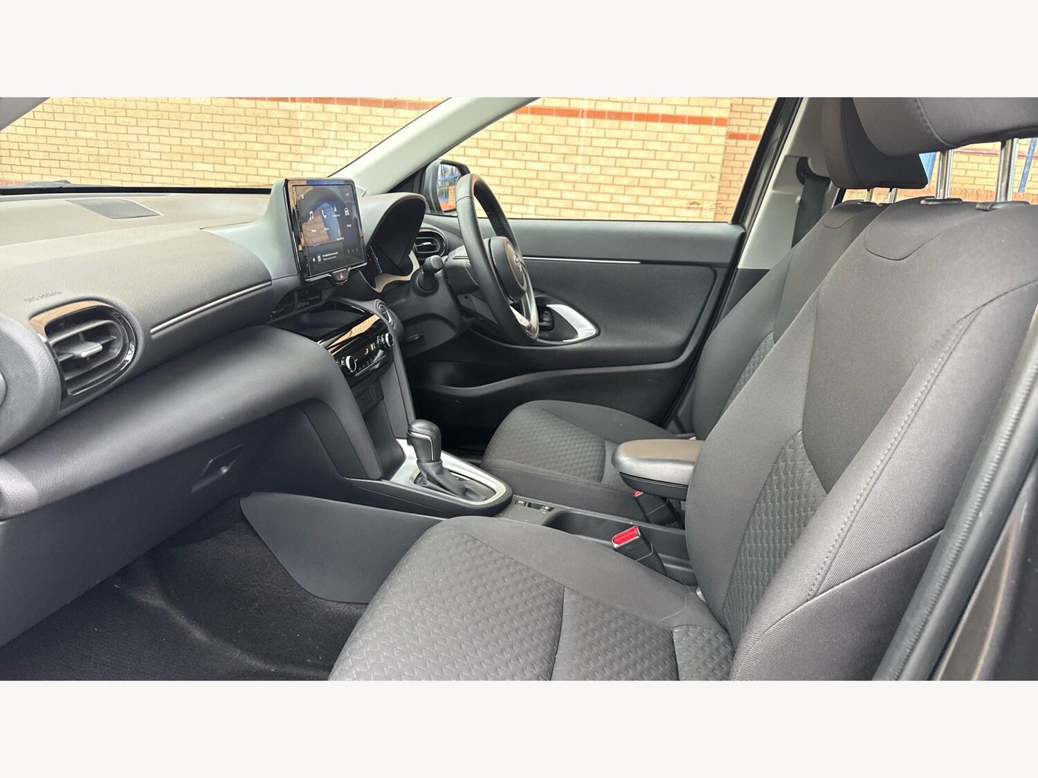 Used Toyota Yaris Cross 2024 for sale - 77839606: Photo 12