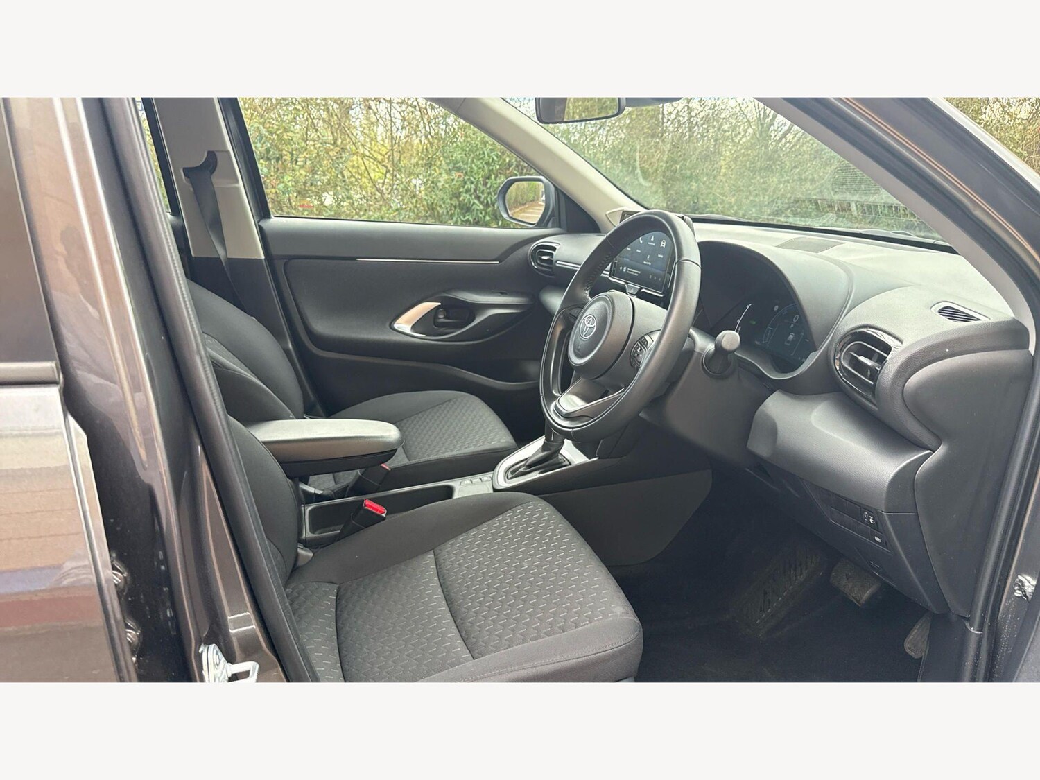 Used Toyota Yaris Cross 2024 for sale - 77839606: Photo 13
