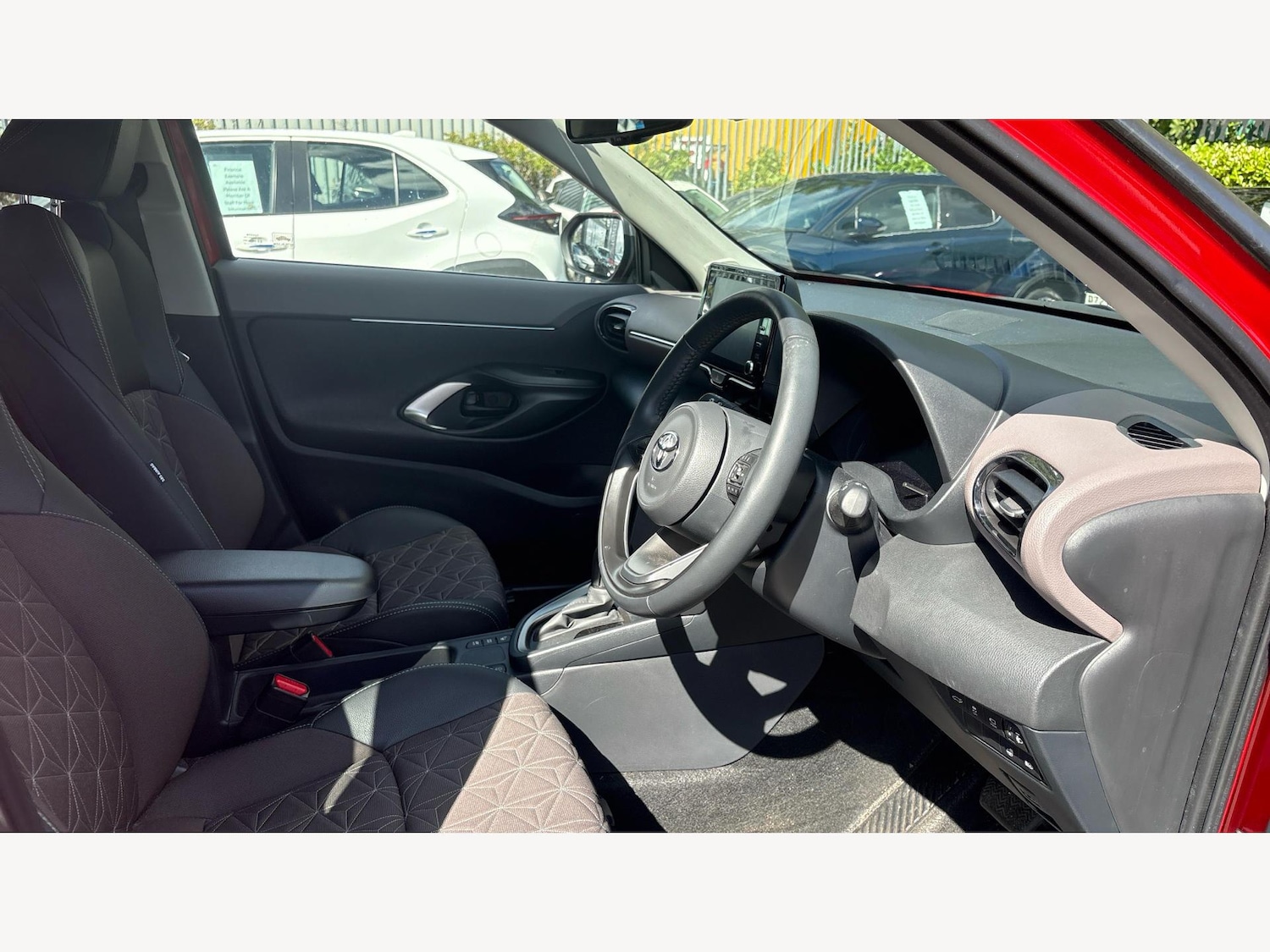 Used Toyota Yaris Cross 2024 for sale - 76251505: Photo 13