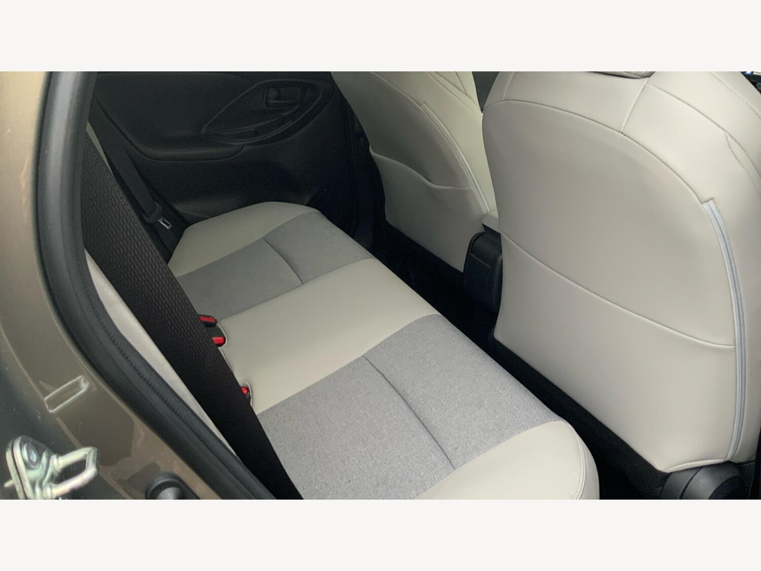 Used Toyota Yaris 2023 for sale - 77057151: Photo 14