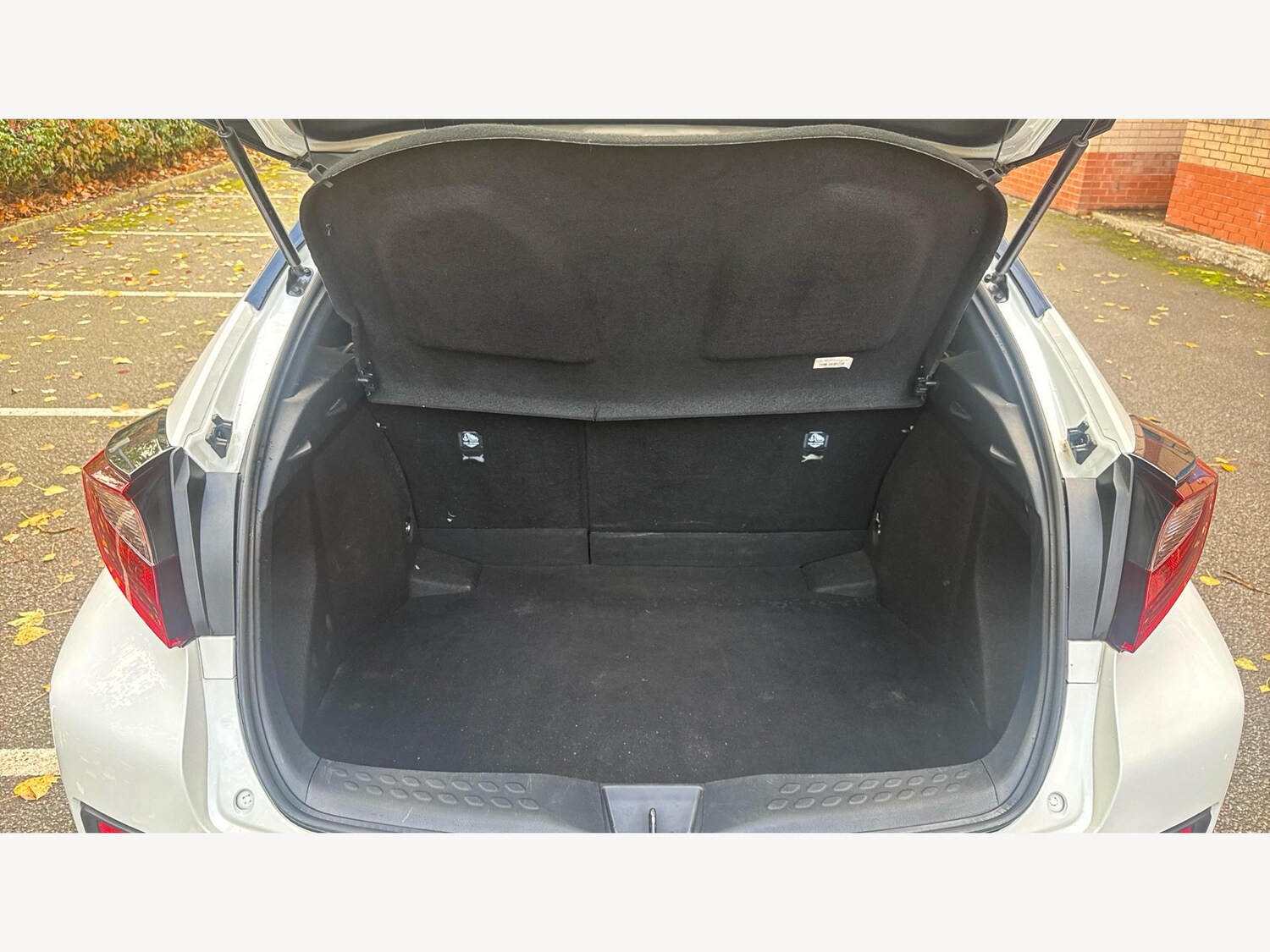 Used Toyota C-HR 2022 for sale - 76389220: Photo 16