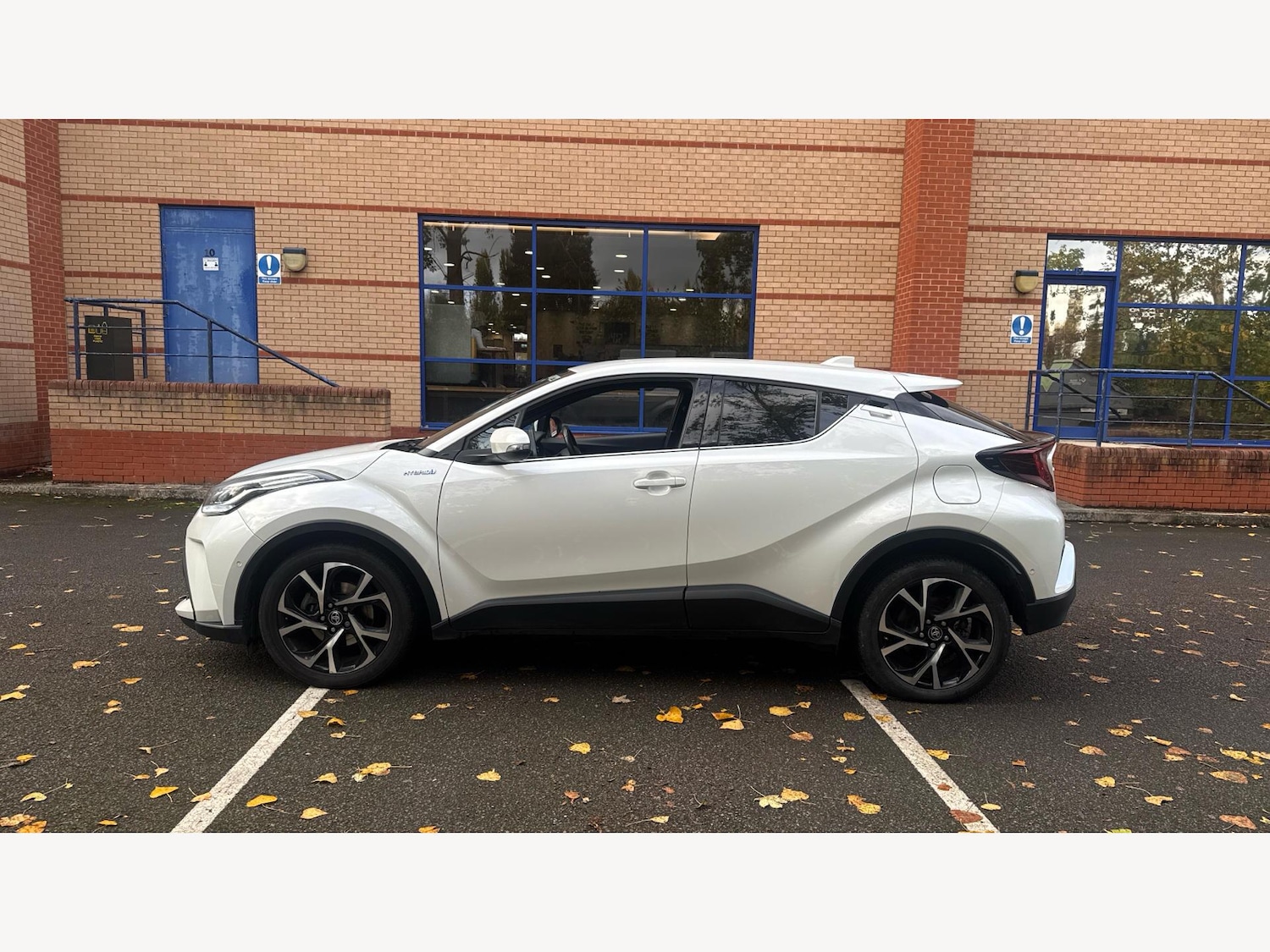 Used Toyota C-HR 2022 for sale - 76389220: Photo 19