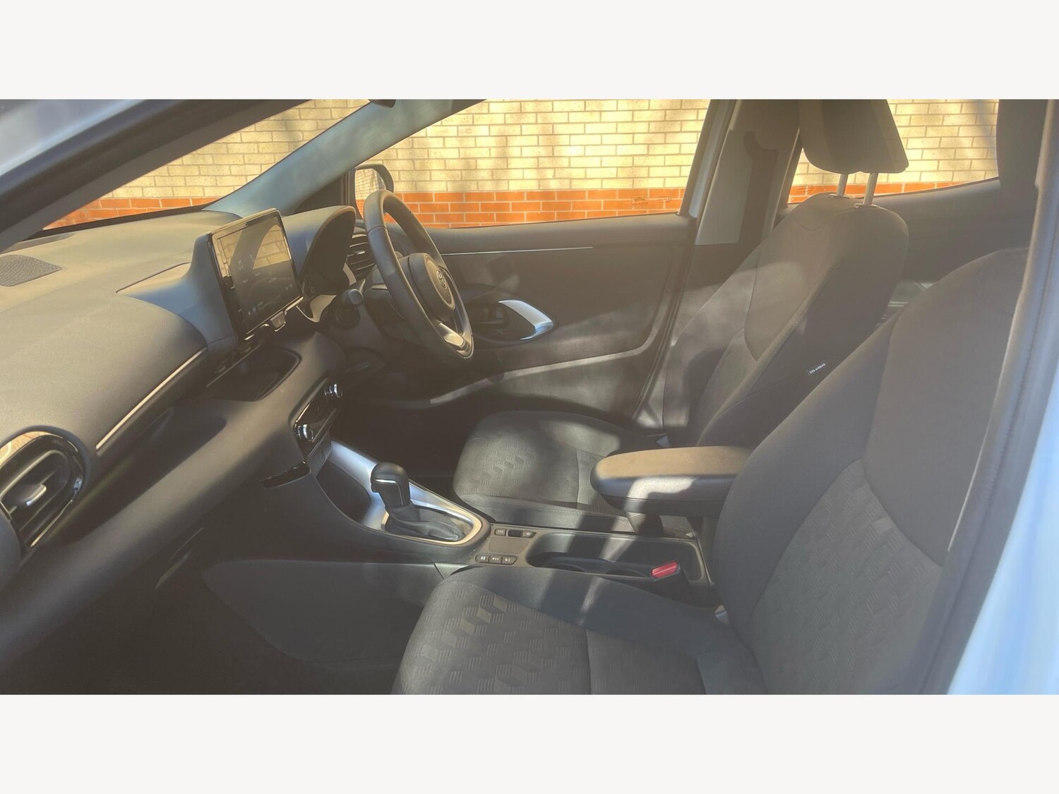 Used Toyota Yaris 2024 for sale - 77564837: Photo 12