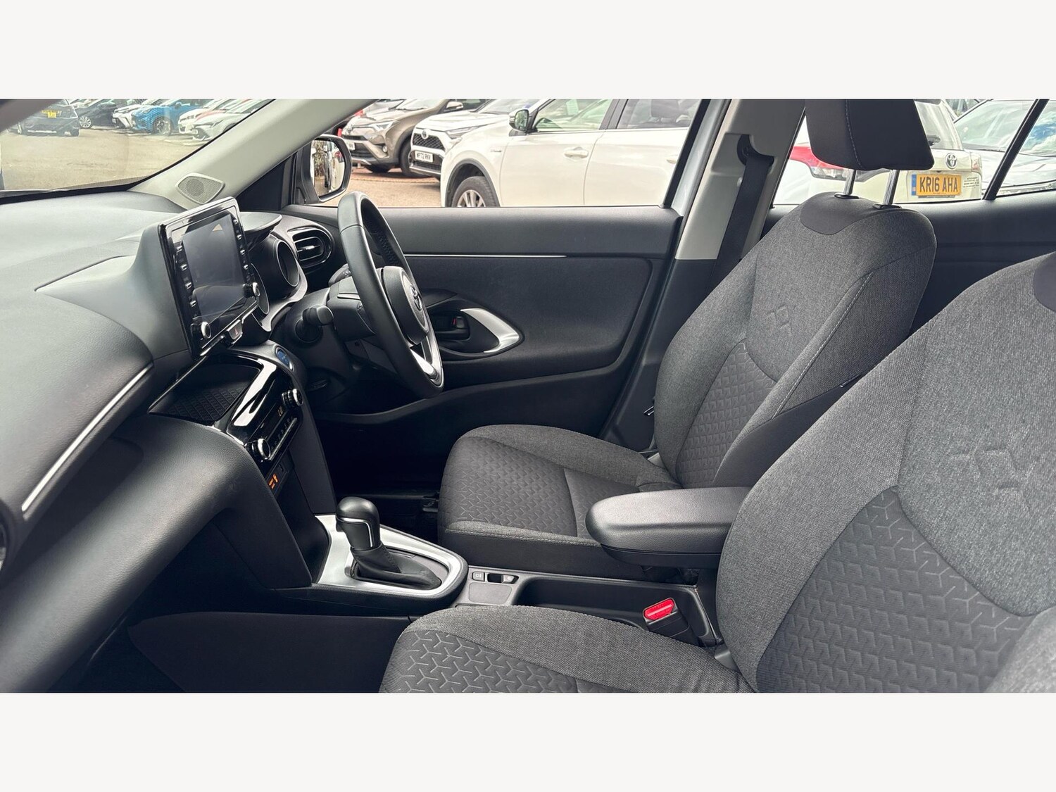 Used Toyota Yaris Cross 2023 for sale - 75707300: Photo 12