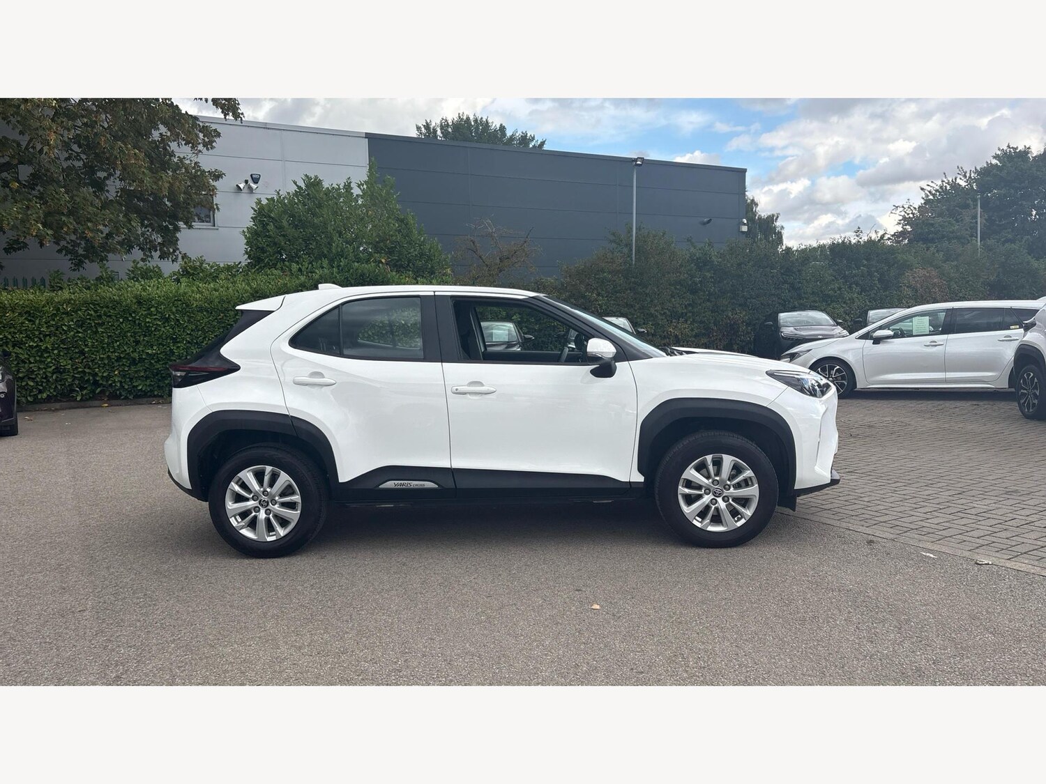 Used Toyota Yaris Cross 2023 for sale - 75707300: Photo 18