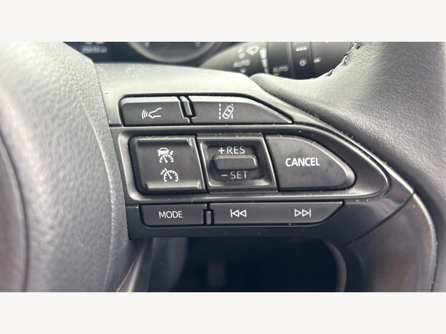 Used Toyota Yaris Cross 2023 for sale - 75707300: Photo 24