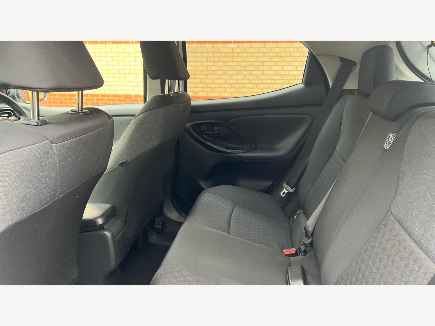 Used Toyota Yaris 2024 for sale - 76431801: Photo 15