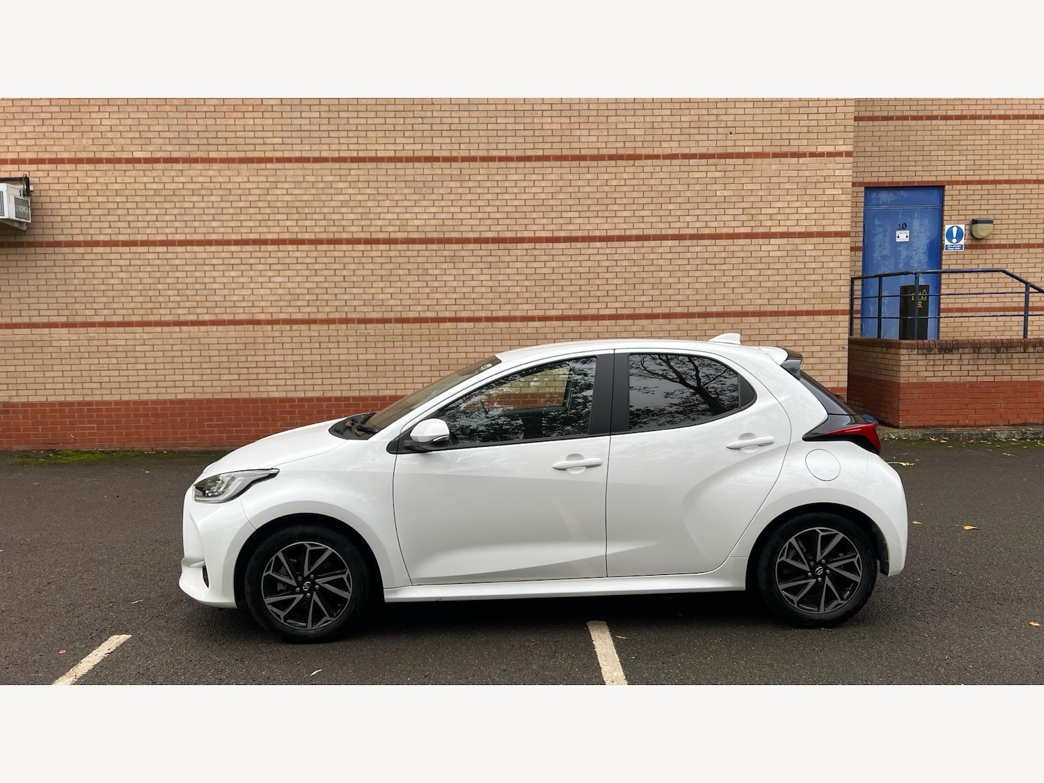 Used Toyota Yaris 2024 for sale - 76431801: Photo 19