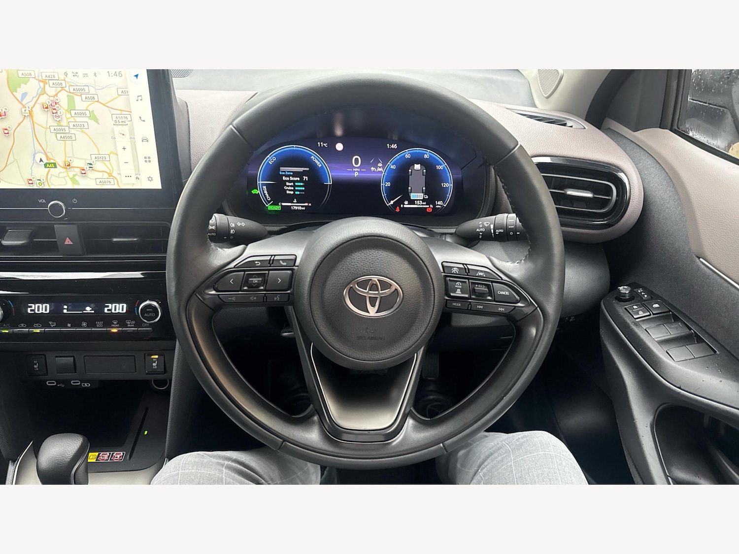 Used Toyota Yaris Cross 2024 for sale - 77242425: Photo 10