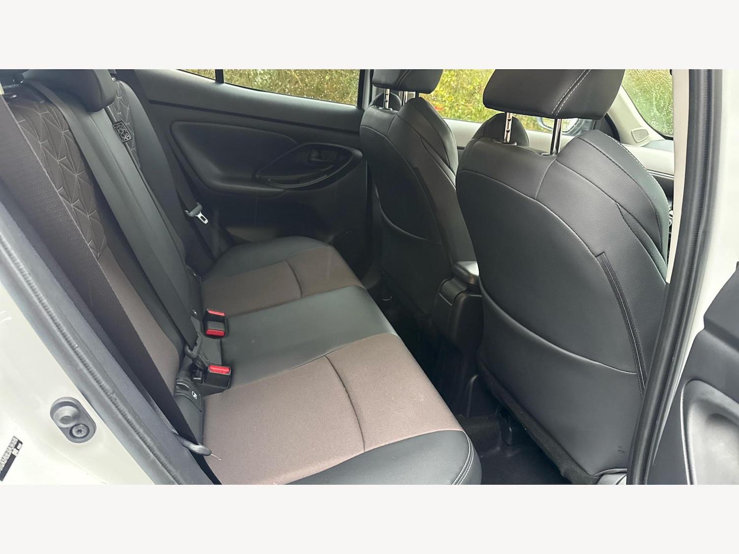 Used Toyota Yaris Cross 2024 for sale - 77242425: Photo 14