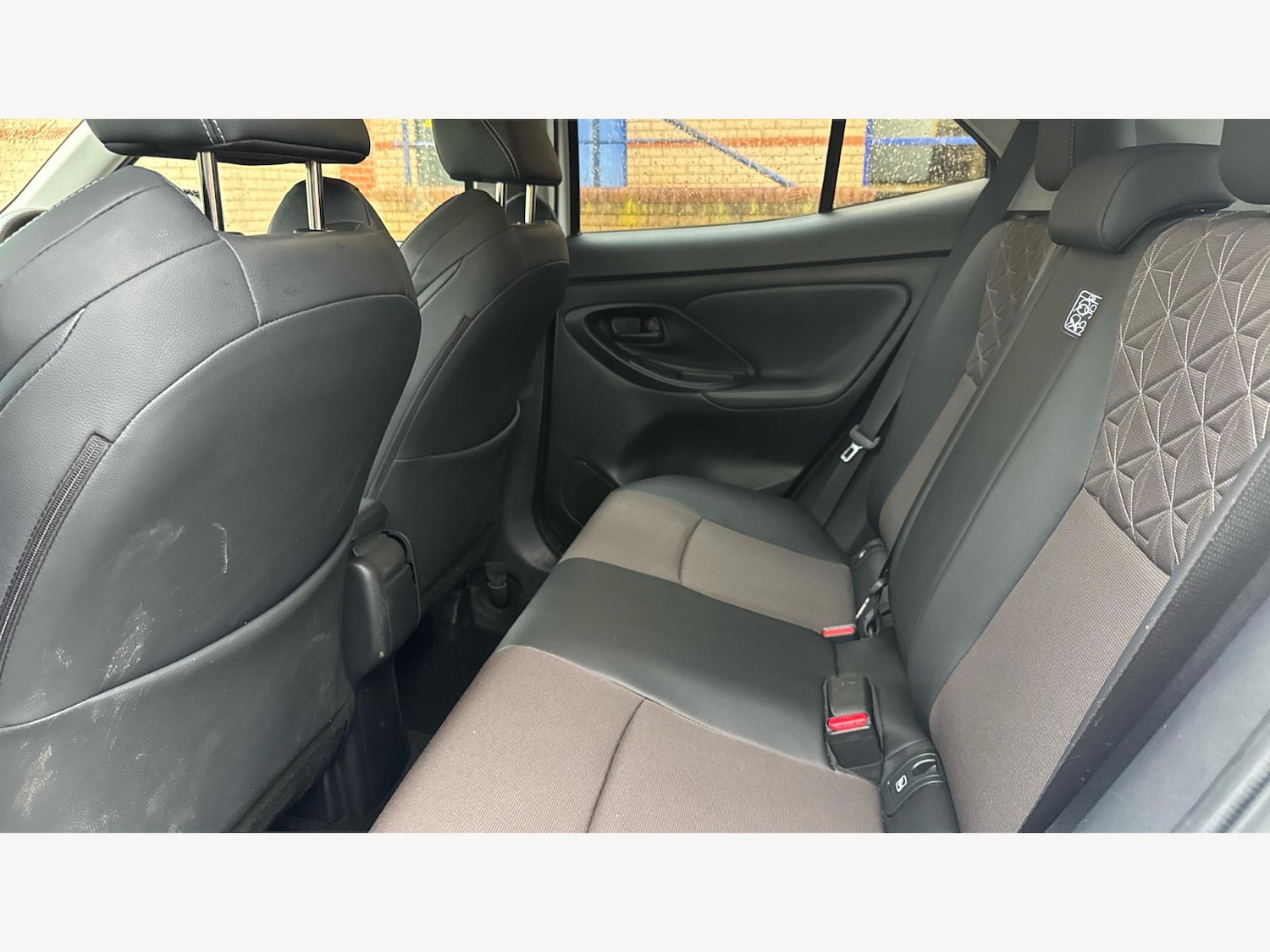 Used Toyota Yaris Cross 2024 for sale - 77242425: Photo 15