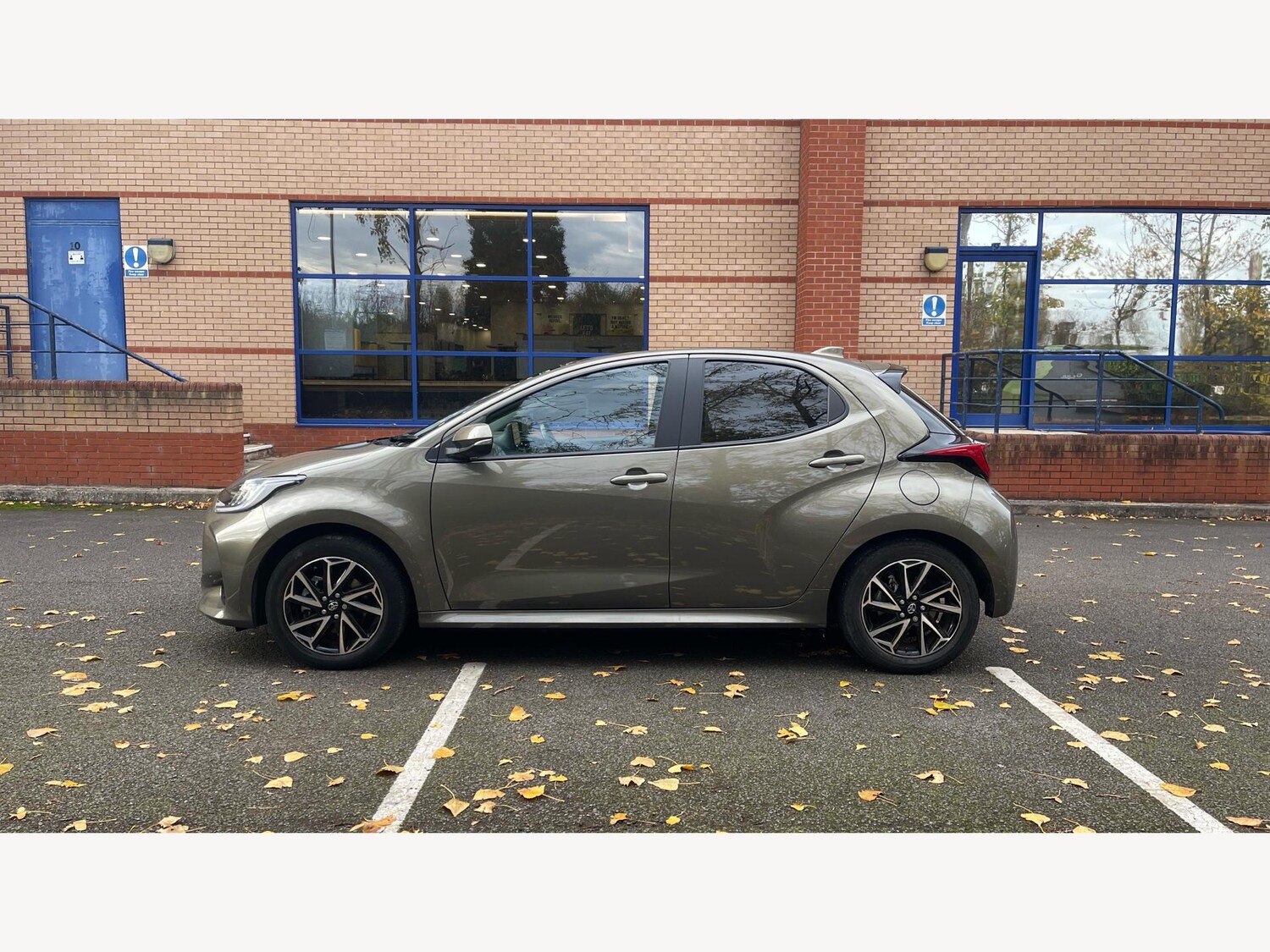 Used Toyota Yaris 2022 for sale - 76499967: Photo 19