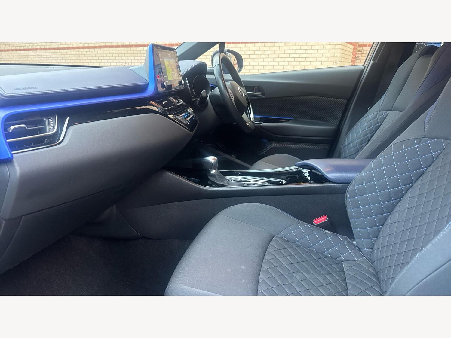 Used Toyota C-HR 2021 for sale - 76644864: Photo 12