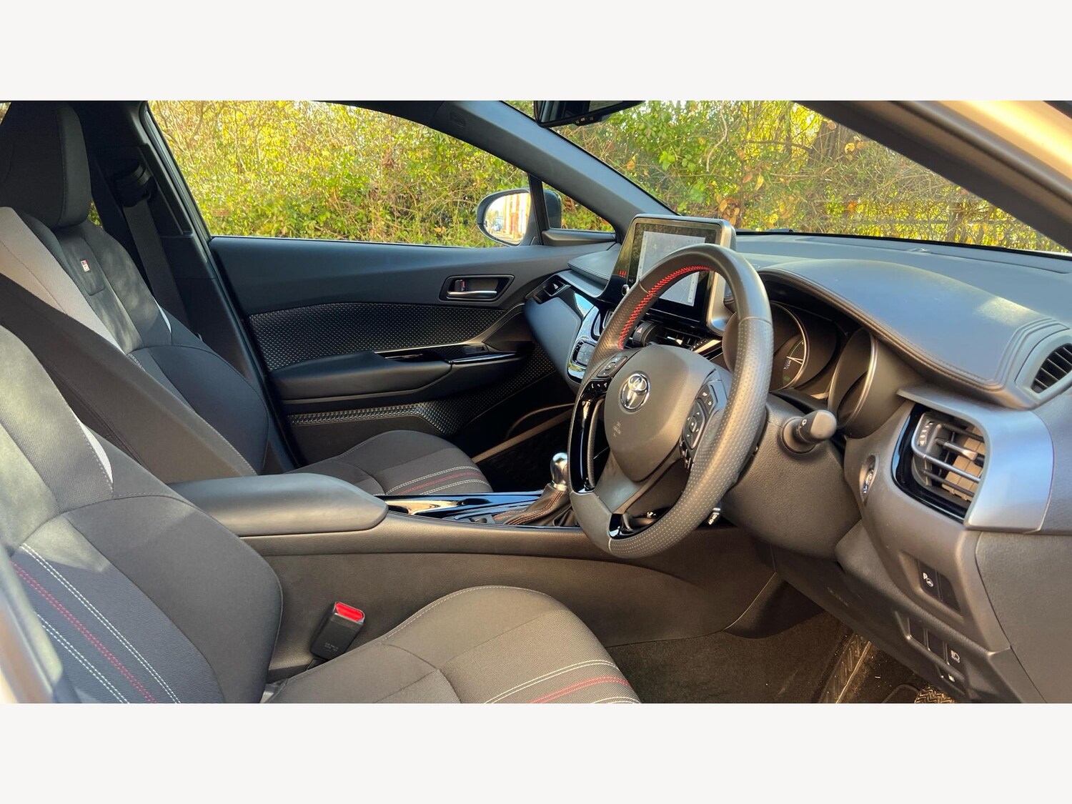 Used Toyota C-HR 2023 for sale - 76832449: Photo 13