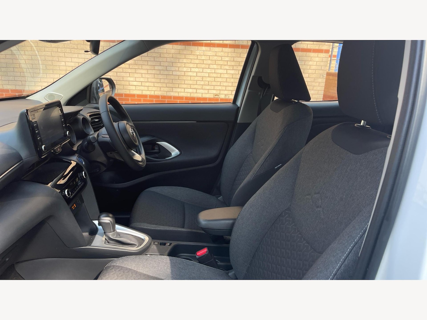 Used Toyota Yaris Cross 2024 for sale - 77331167: Photo 12