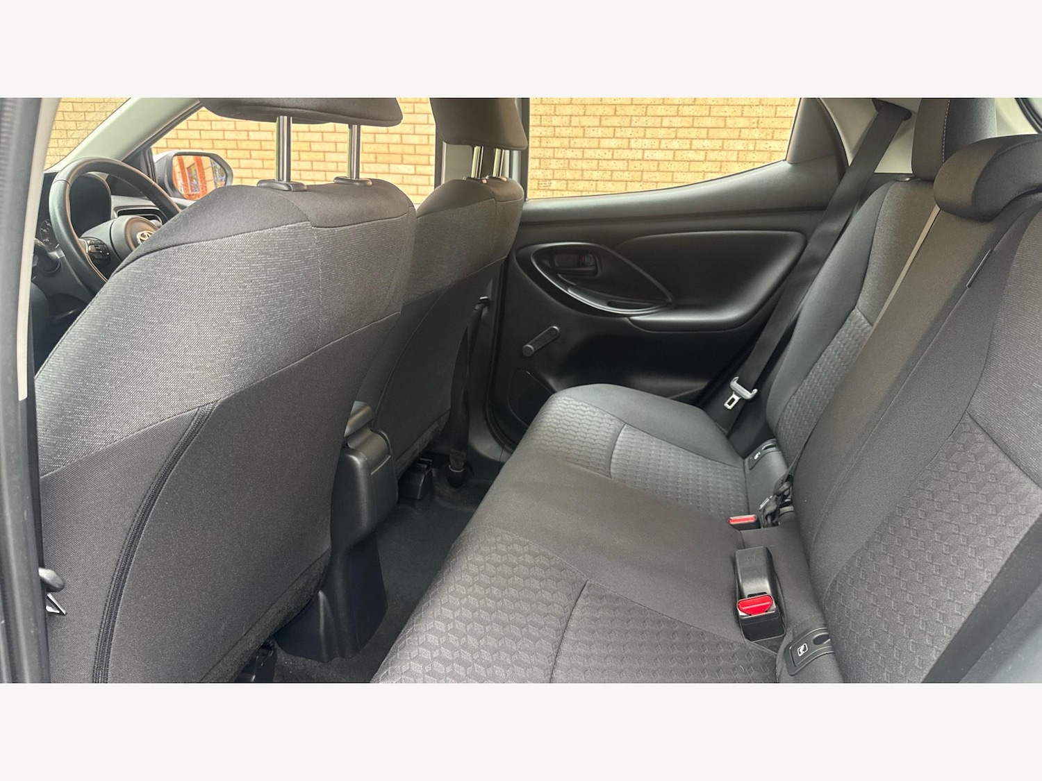 Used Toyota Yaris 2022 for sale - 76424851: Photo 15