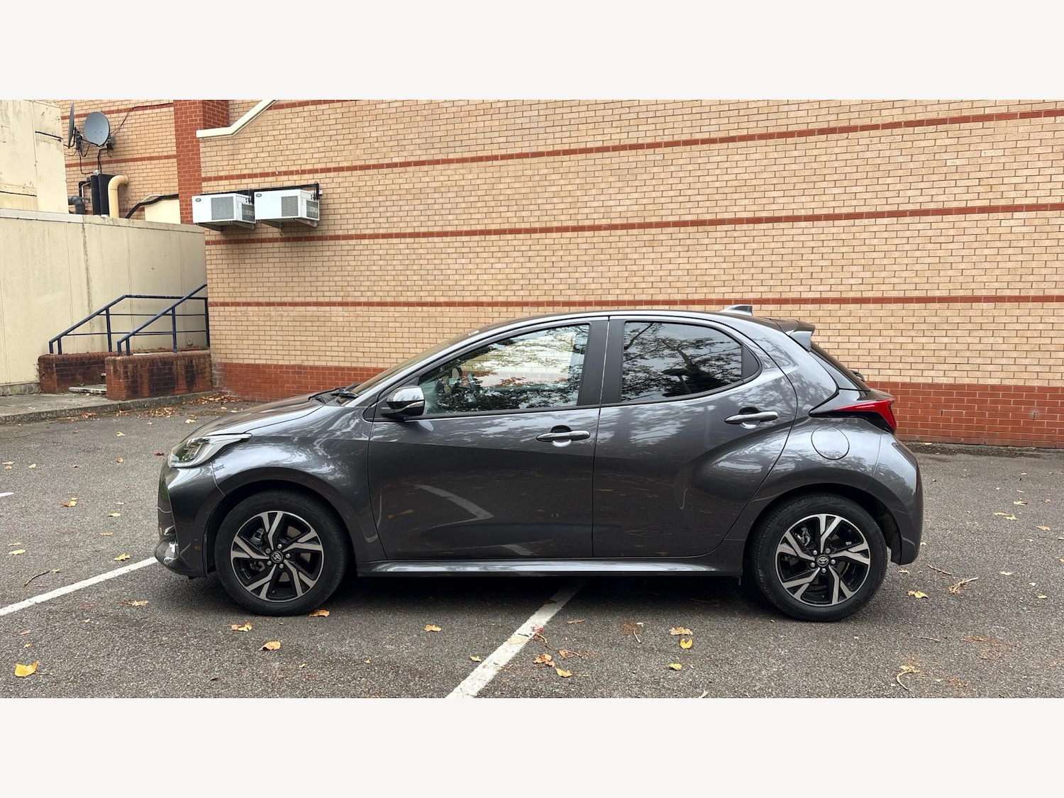 Used Toyota Yaris 2024 for sale - 76307877: Photo 19
