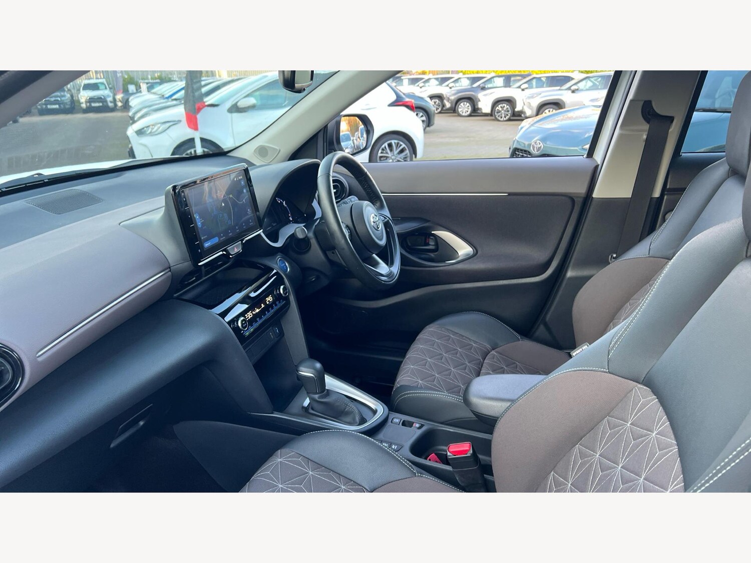 Used Toyota Yaris Cross 2023 for sale - 77015354: Photo 12