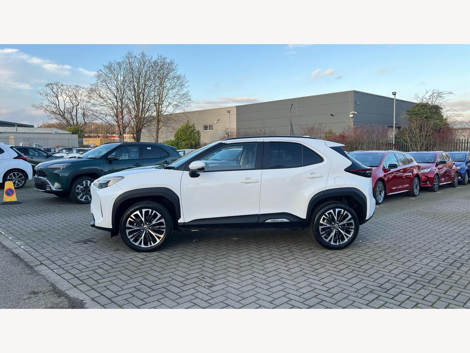 Used Toyota Yaris Cross 2023 for sale - 77015354: Photo 19