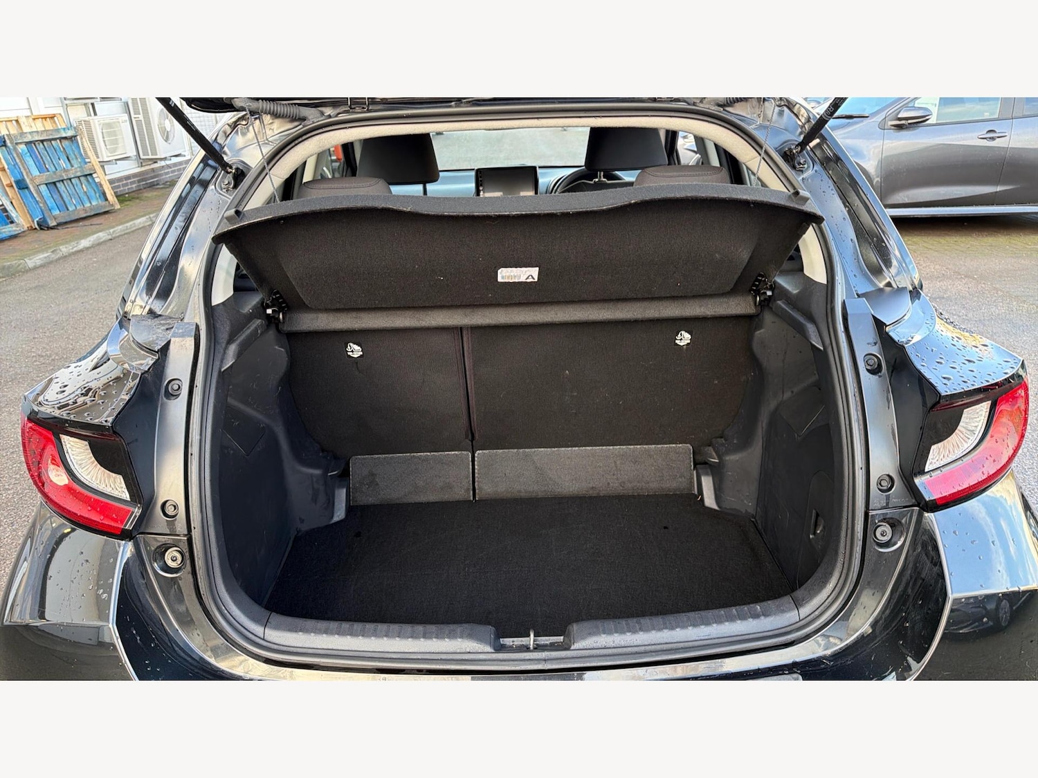 Used Toyota Yaris 2024 for sale - 77305206: Photo 16