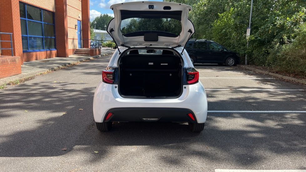 Used Toyota Yaris 2022 for sale - 77395722: Photo 38