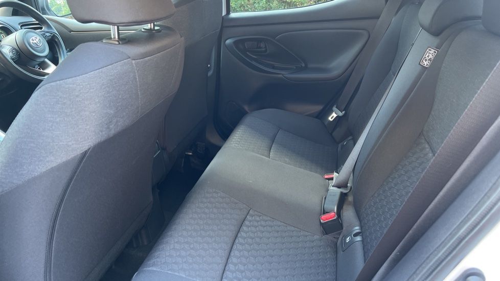 Used Toyota Yaris 2022 for sale - 77395722: Photo 40