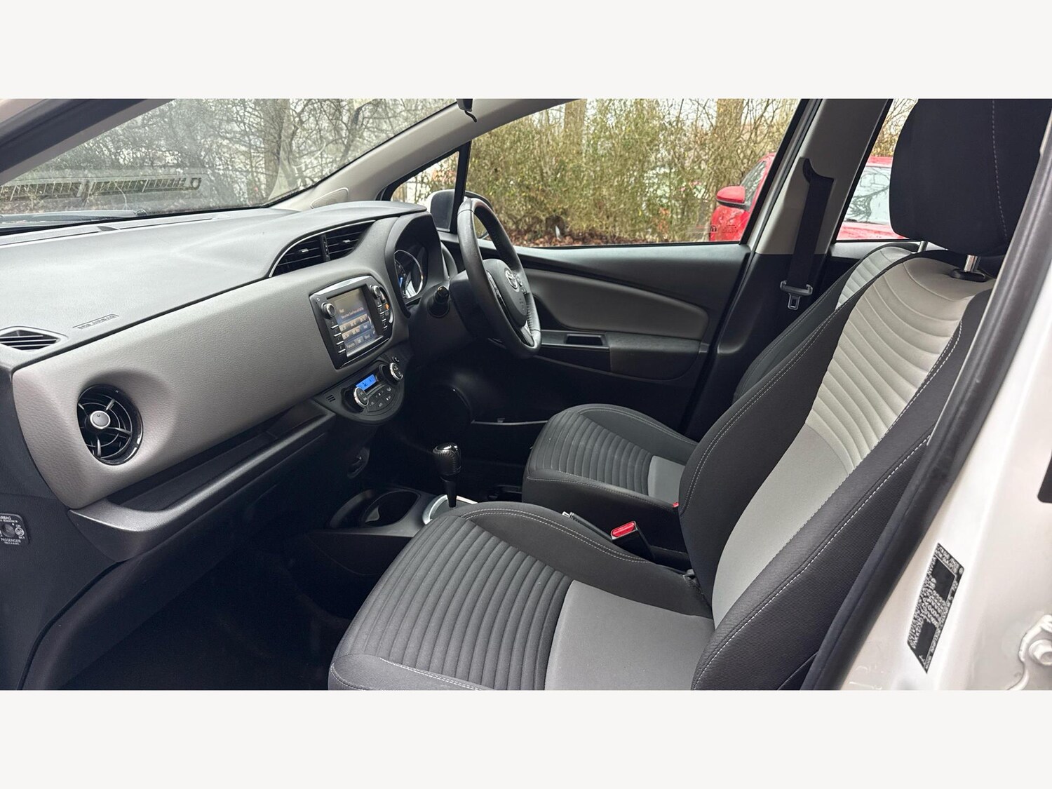 Used Toyota Yaris for sale - 77497318: Photo 12