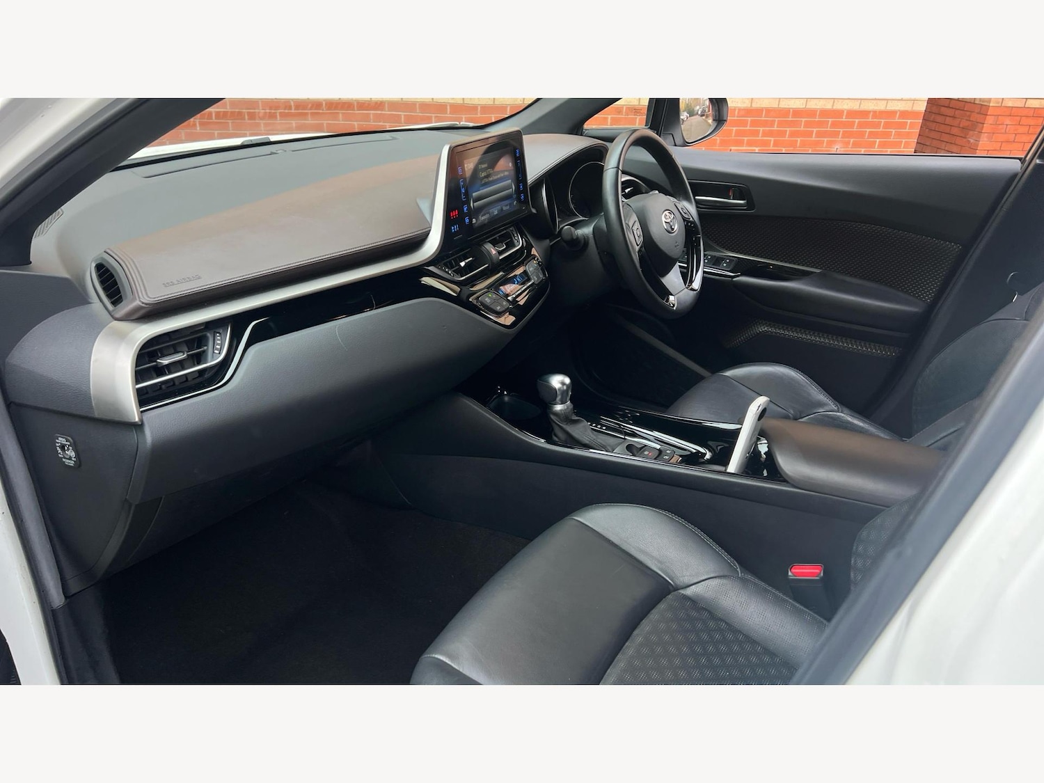 Used Toyota C-HR 2019 for sale - 77097700: Photo 12