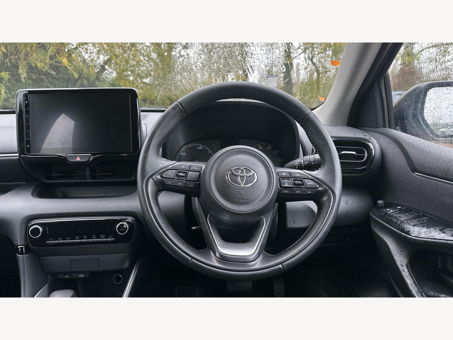 Used Toyota Yaris 2024 for sale - 76584527: Photo 8