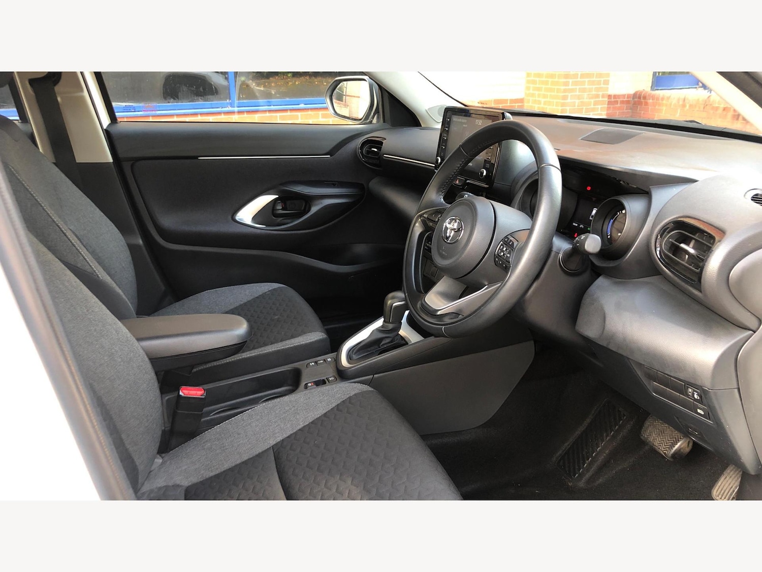 Used Toyota Yaris Cross 2024 for sale - 76759327: Photo 13