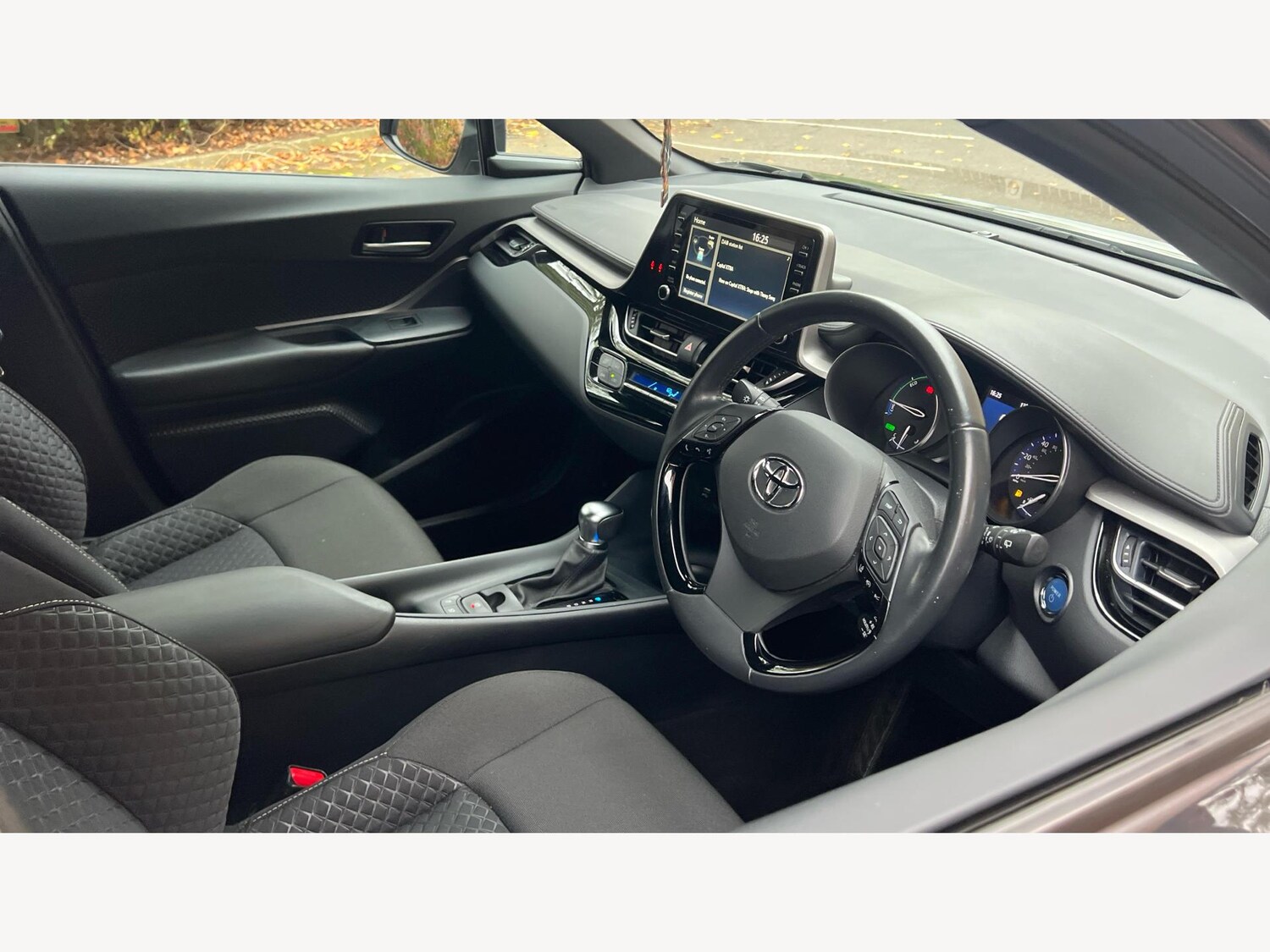 Used Toyota C-HR 2022 for sale - 76432964: Photo 13