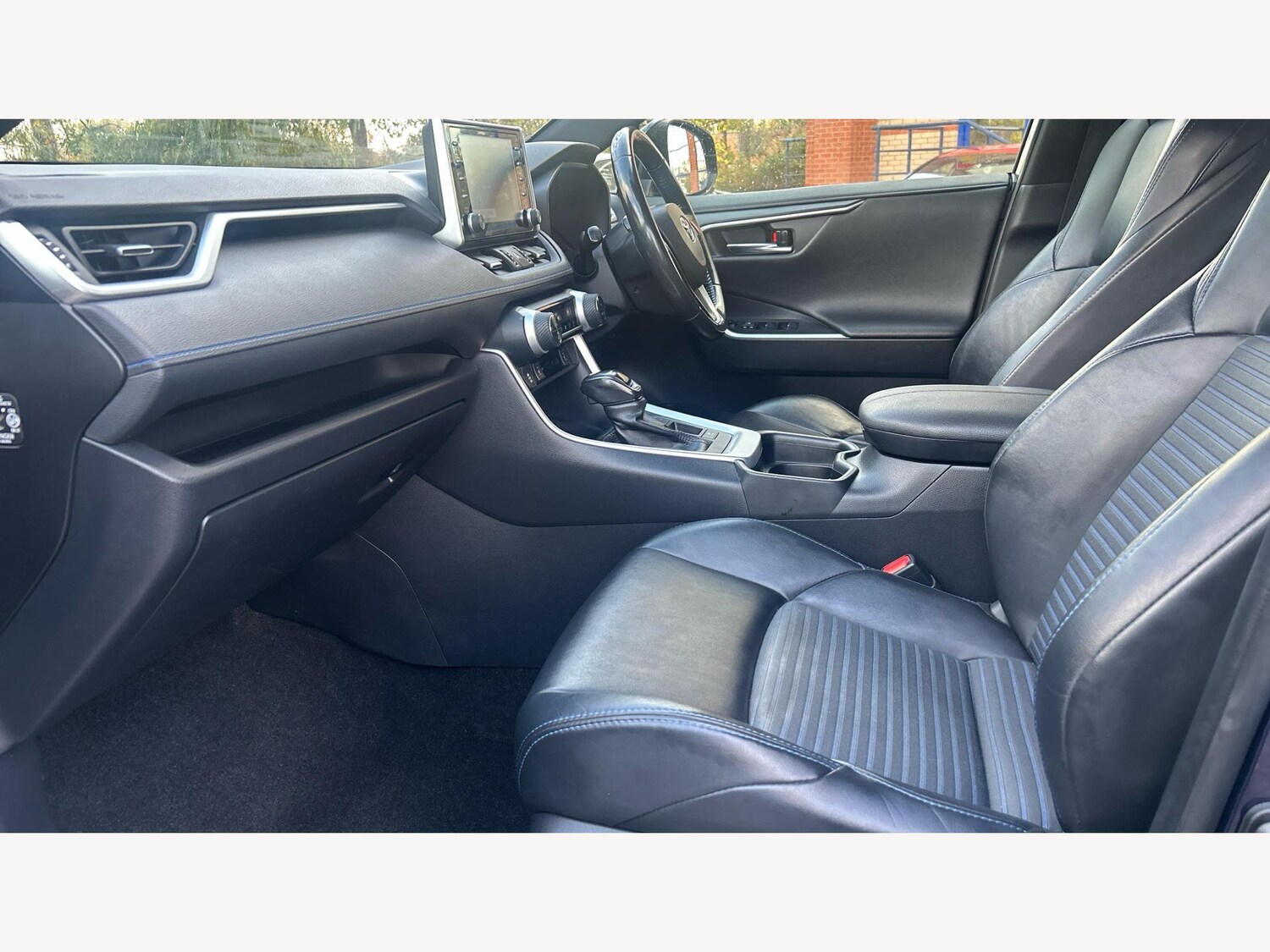 Used Toyota RAV4 2019 for sale - 76398381: Photo 12