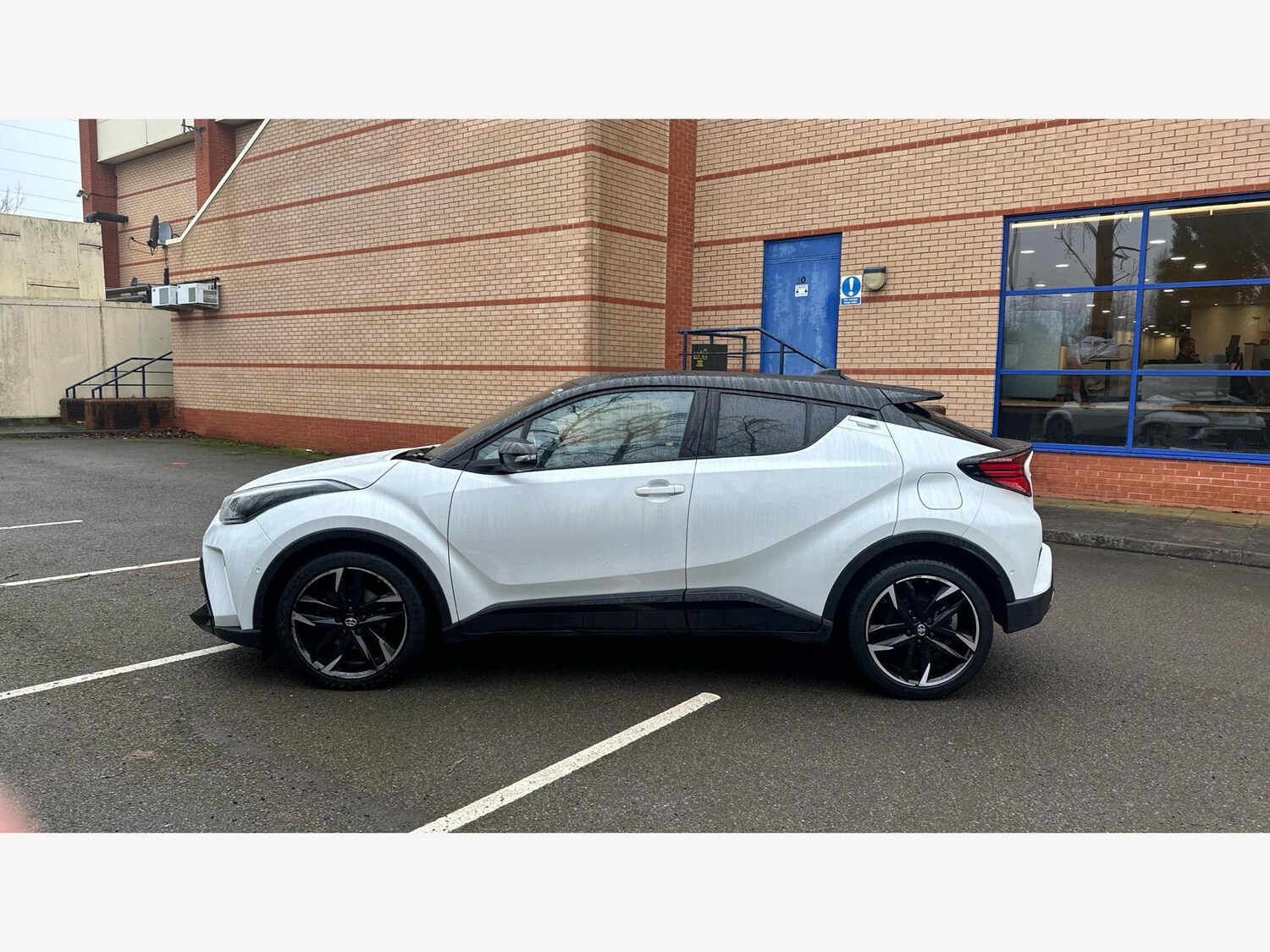 Used Toyota C-HR for sale - 77484133: Photo 19