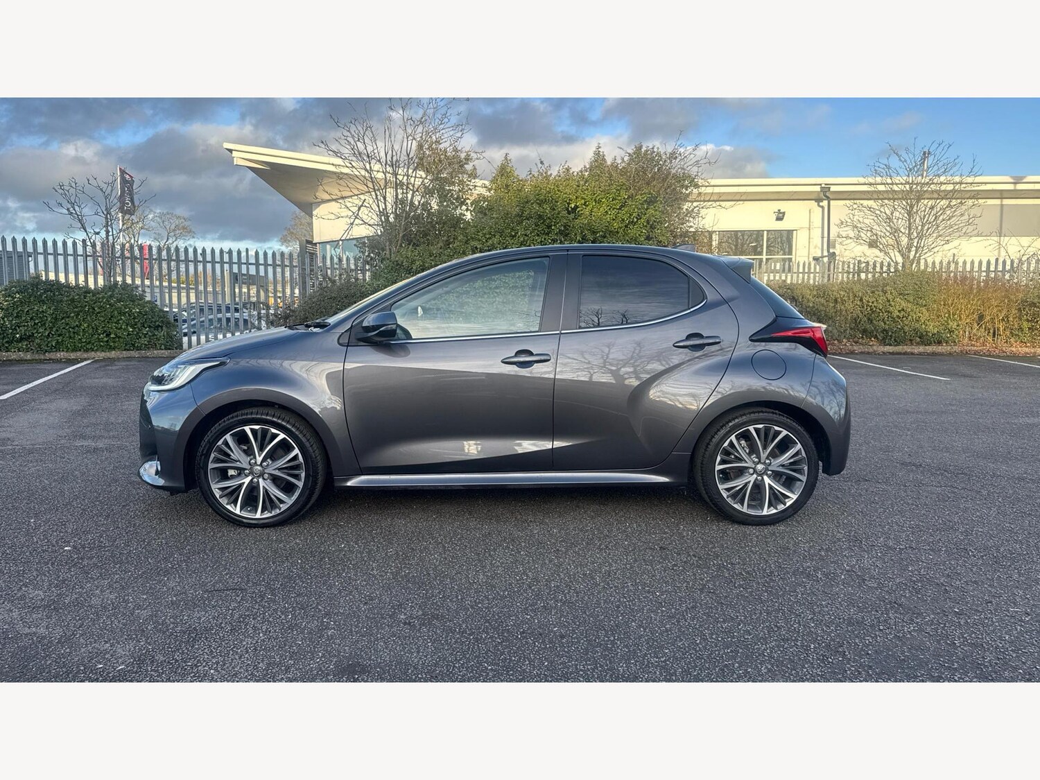 Used Toyota Yaris 2022 for sale - 77549327: Photo 19