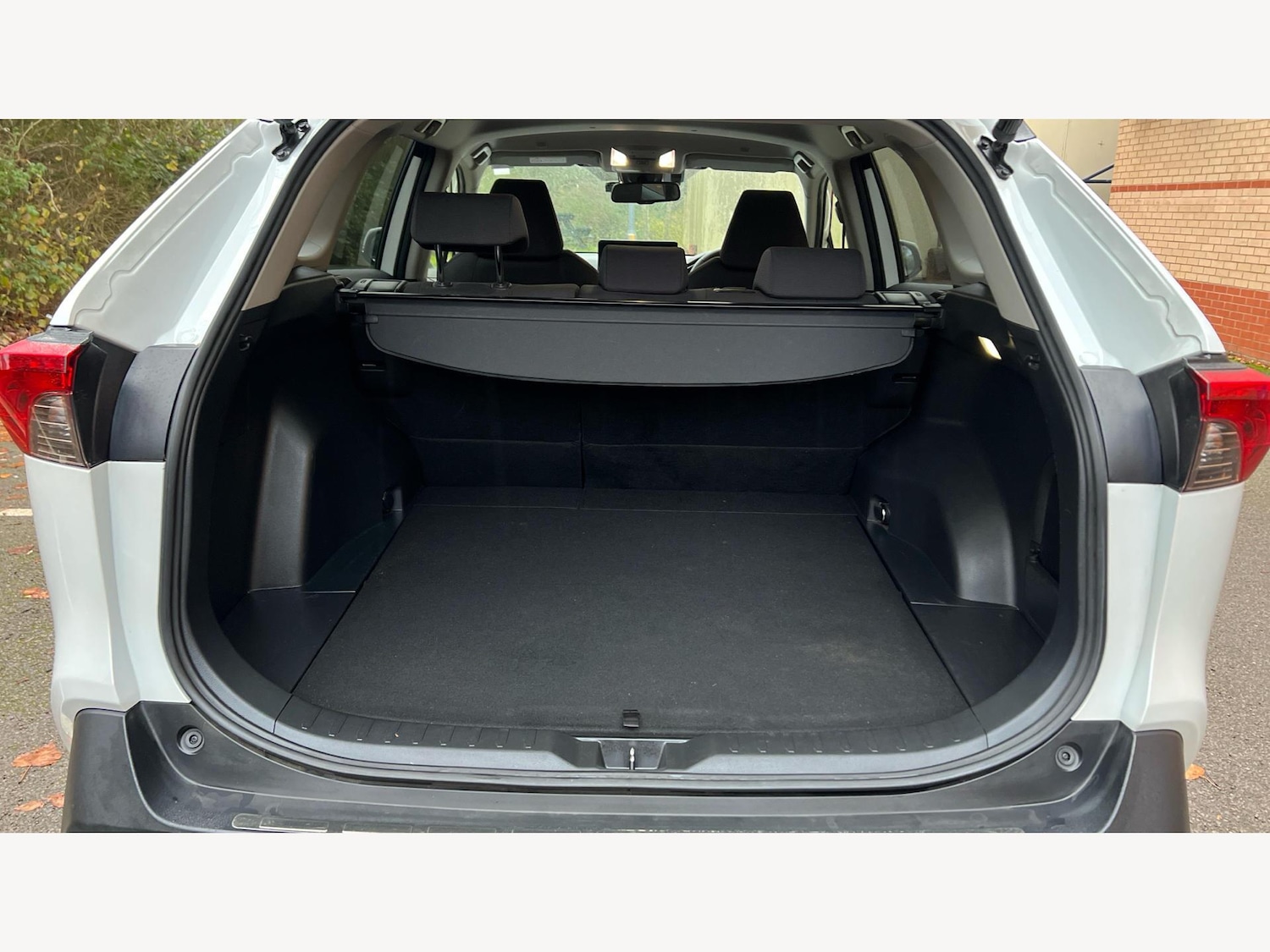 Used Toyota RAV4 2023 for sale - 76701075: Photo 16