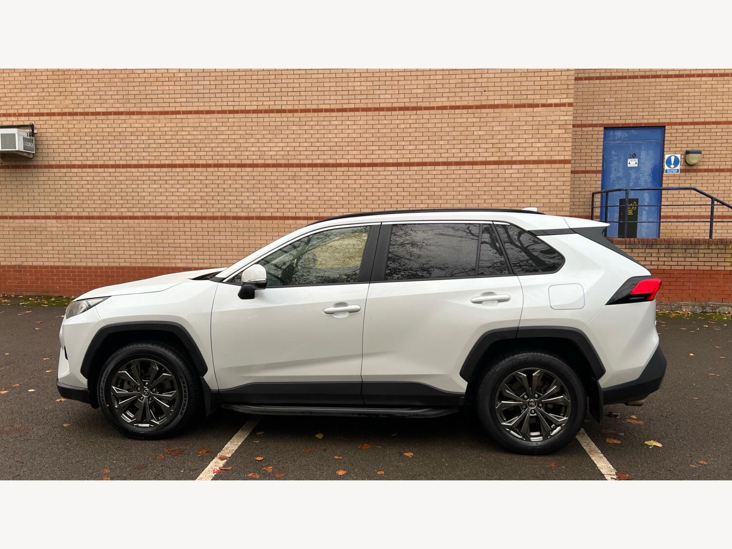 Used Toyota RAV4 2023 for sale - 76701075: Photo 19