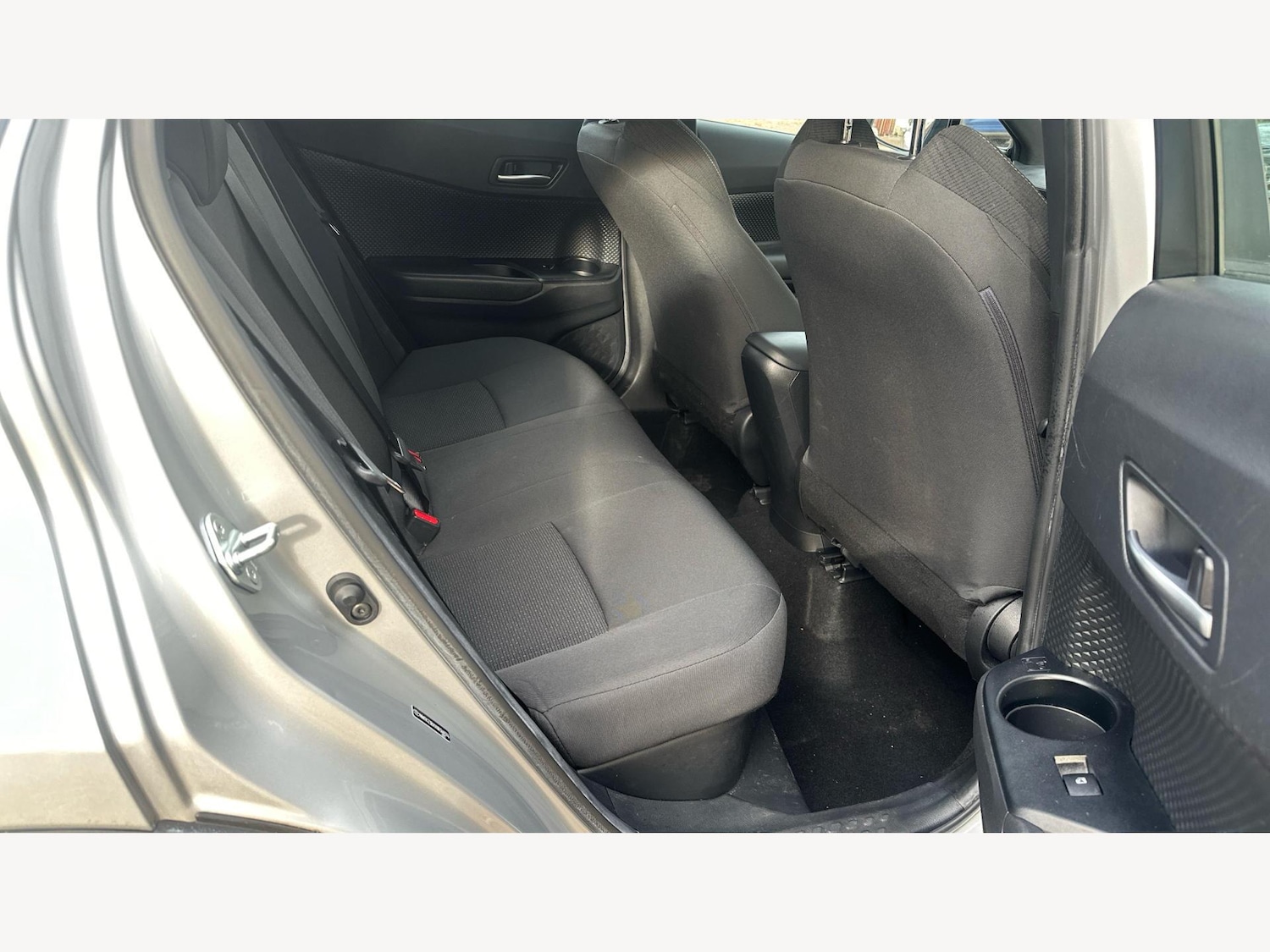 Used Toyota C-HR 2019 for sale - 76620255: Photo 14