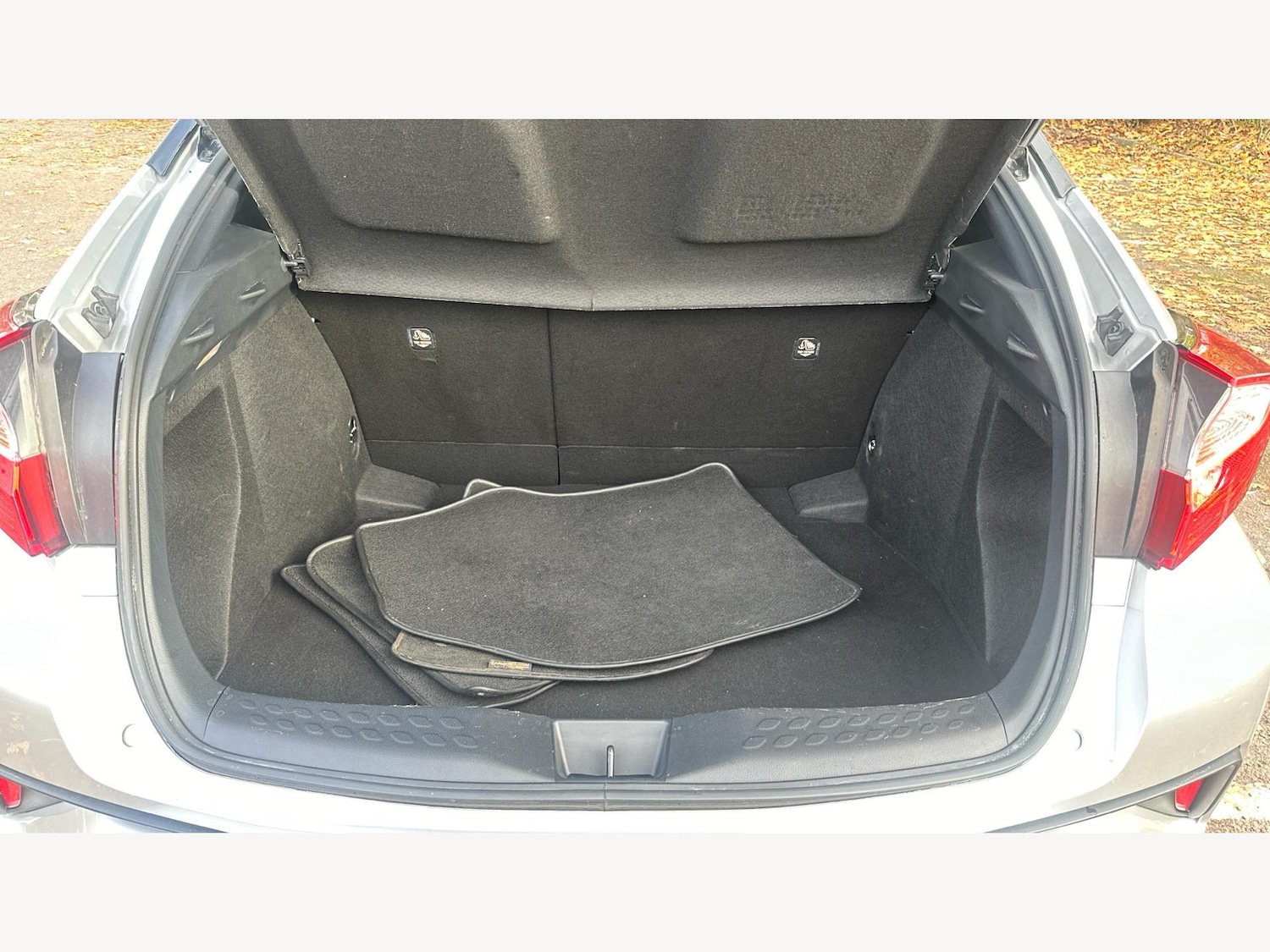 Used Toyota C-HR 2019 for sale - 76620255: Photo 16