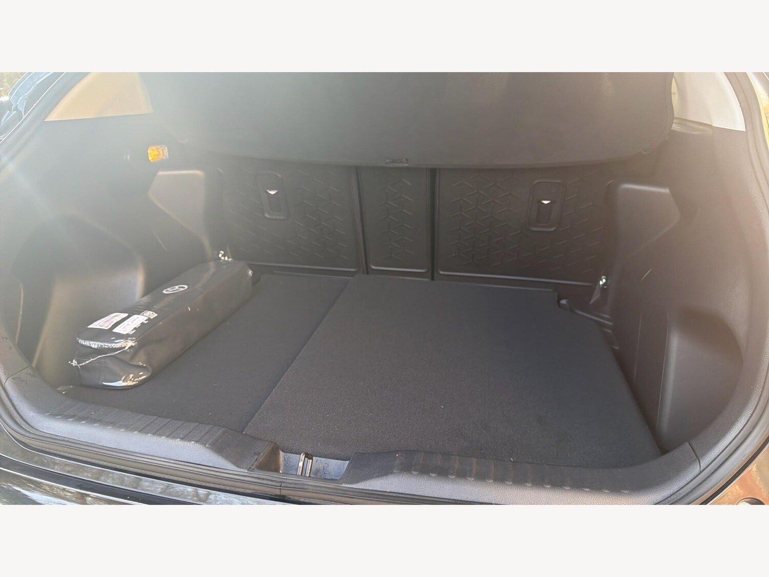 Used Toyota Yaris Cross 2024 for sale - 77670622: Photo 16