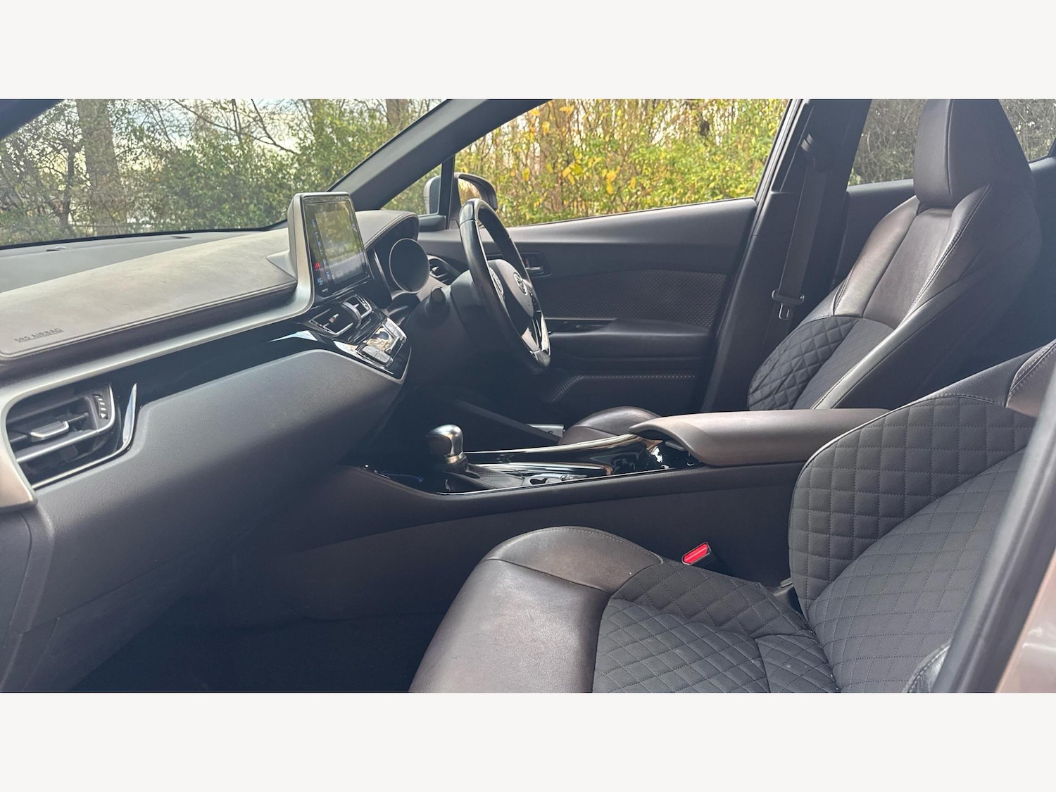 Used Toyota C-HR 2017 for sale - 76657542: Photo 12