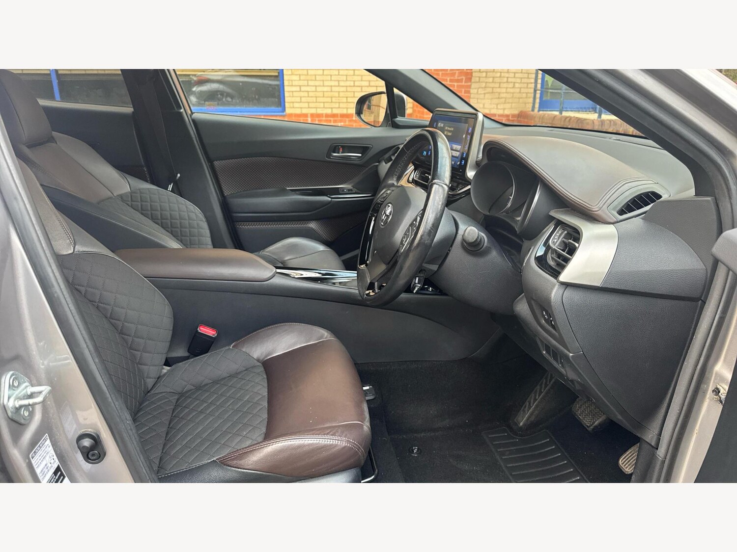 Used Toyota C-HR 2017 for sale - 76657542: Photo 13