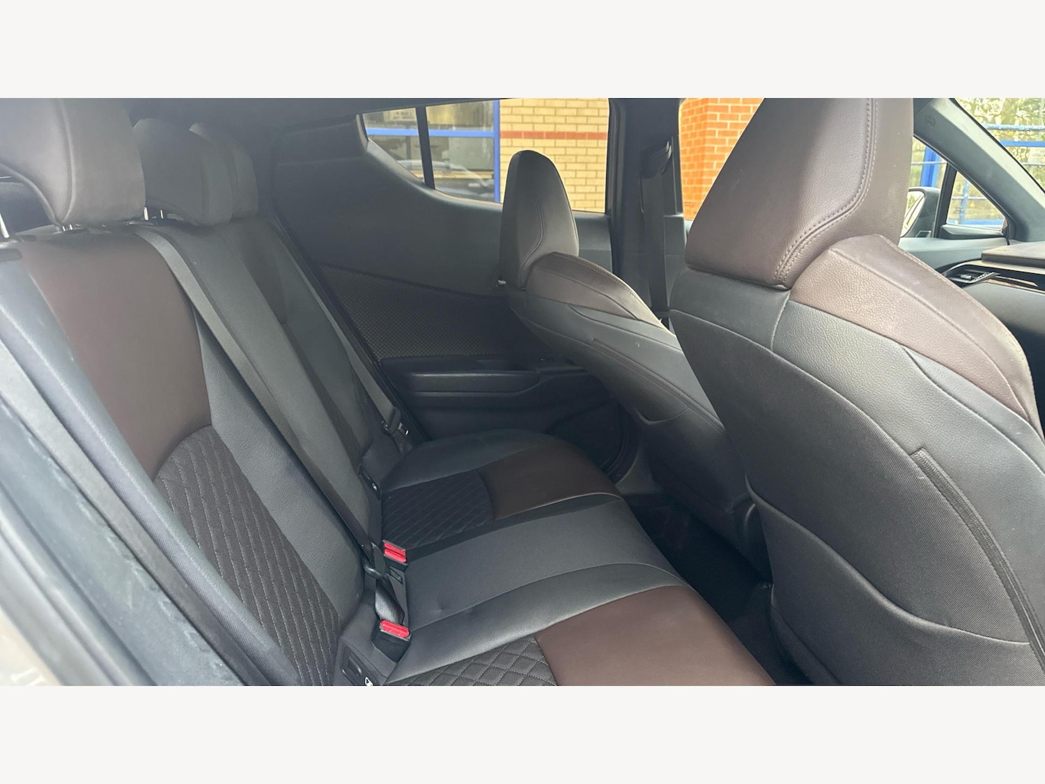 Used Toyota C-HR 2017 for sale - 76657542: Photo 14