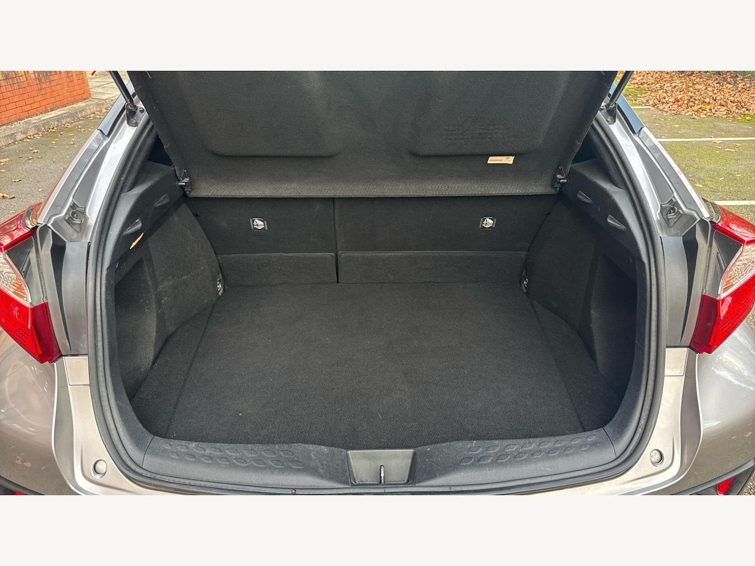 Used Toyota C-HR 2017 for sale - 76657542: Photo 16