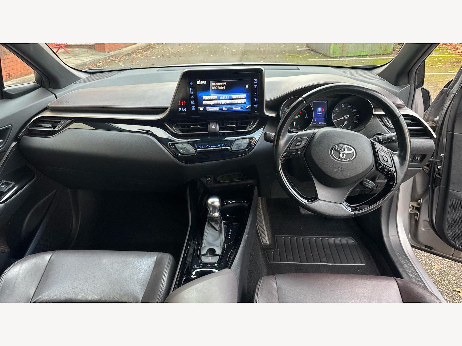Used Toyota C-HR 2017 for sale - 76657542: Photo 7
