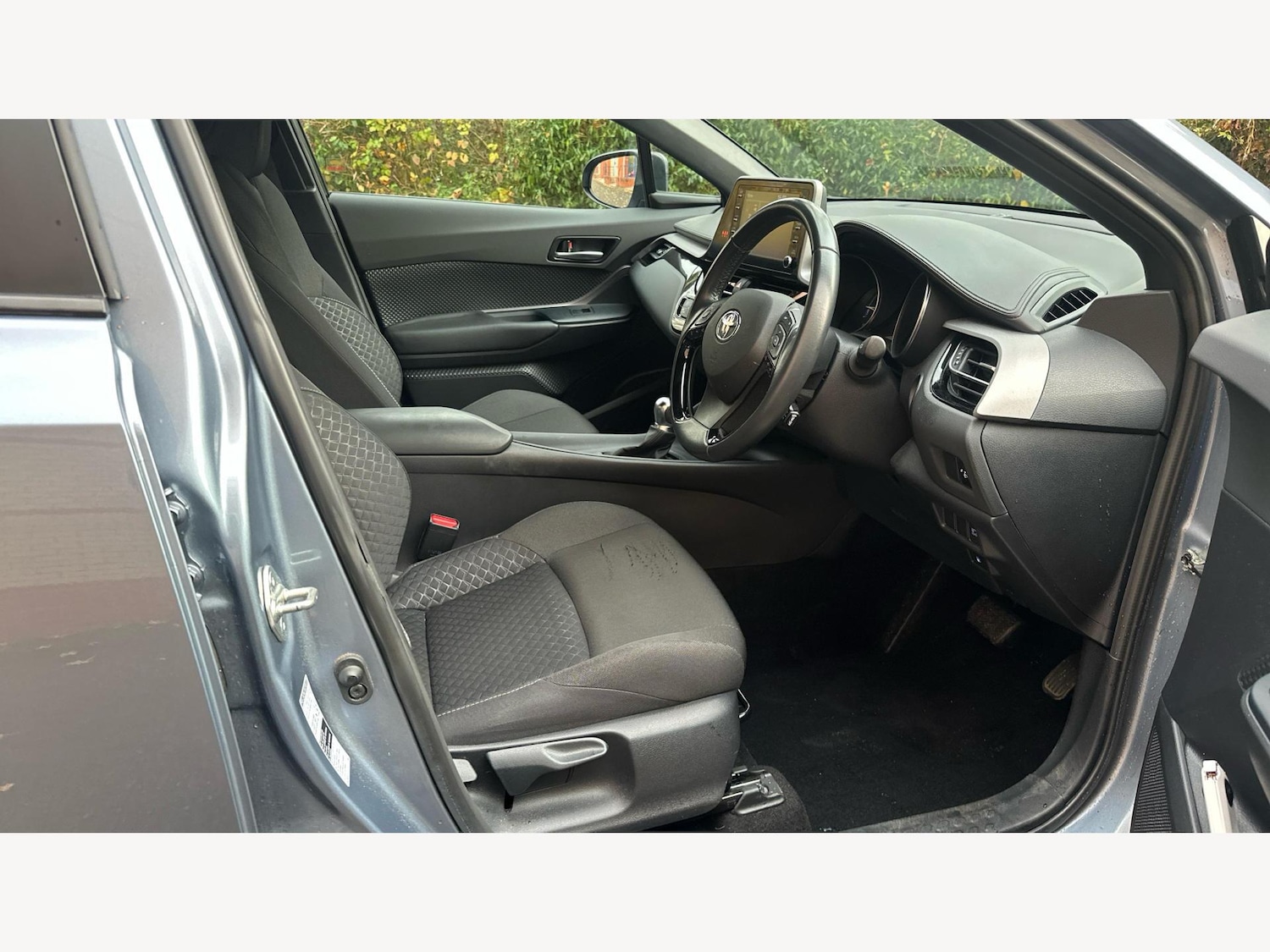 Used Toyota C-HR 2022 for sale - 76715300: Photo 13