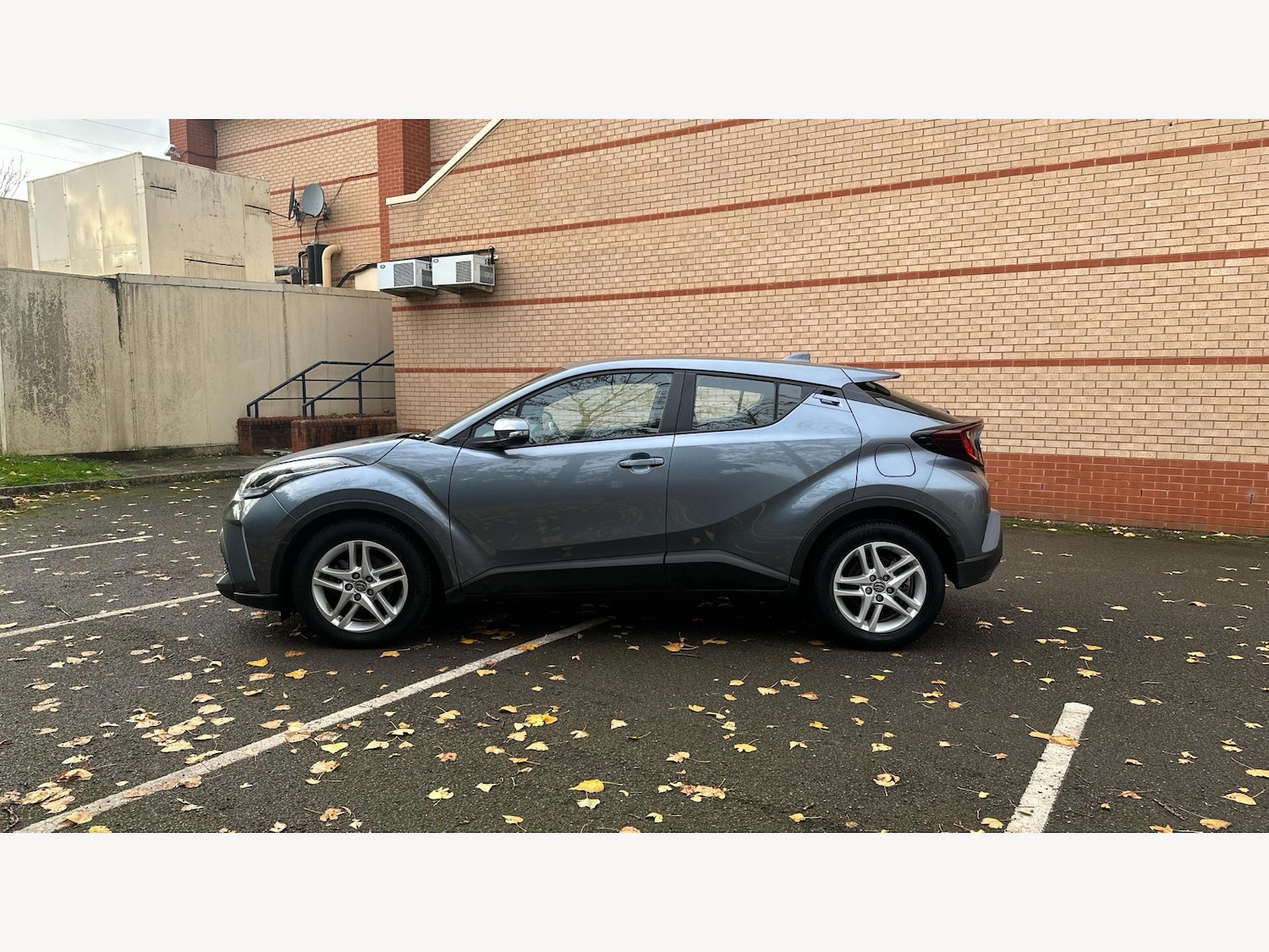 Used Toyota C-HR 2022 for sale - 76715300: Photo 19