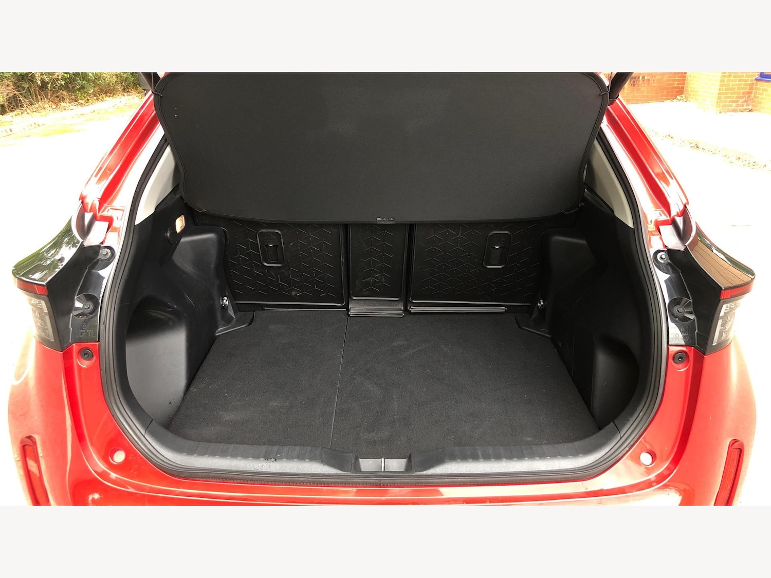Used Toyota Yaris Cross 2024 for sale - 76109889: Photo 16