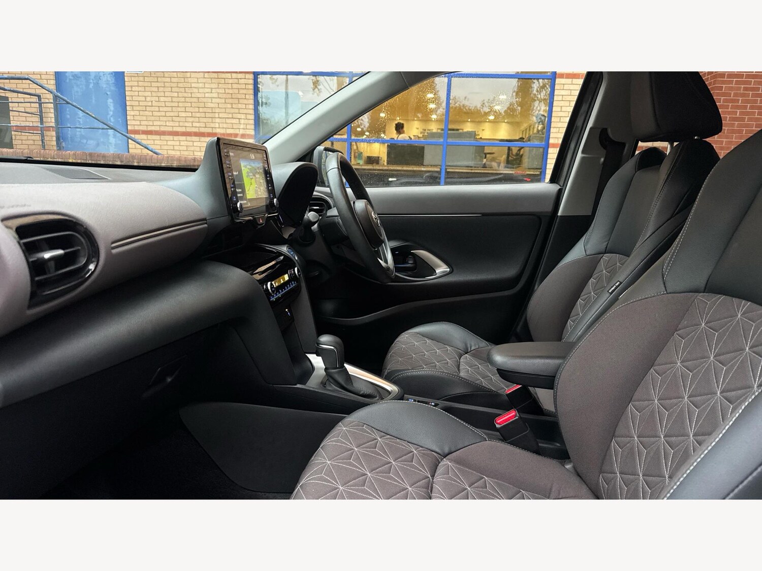 Used Toyota Yaris Cross 2023 for sale - 76306777: Photo 12