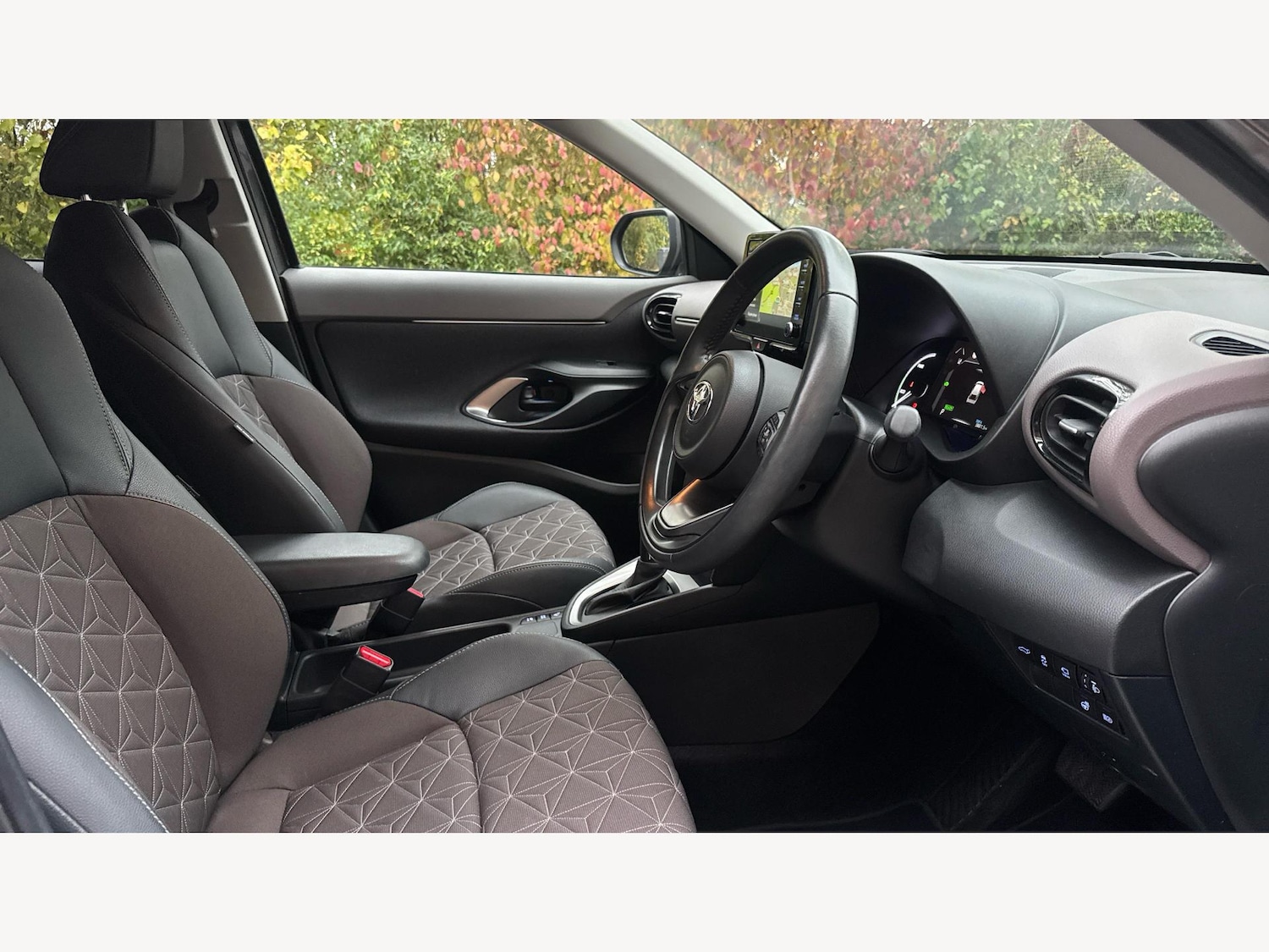Used Toyota Yaris Cross 2023 for sale - 76306777: Photo 13