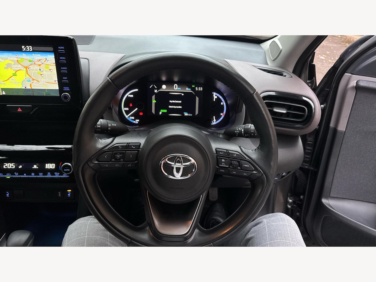 Used Toyota Yaris Cross 2023 for sale - 76306777: Photo 8